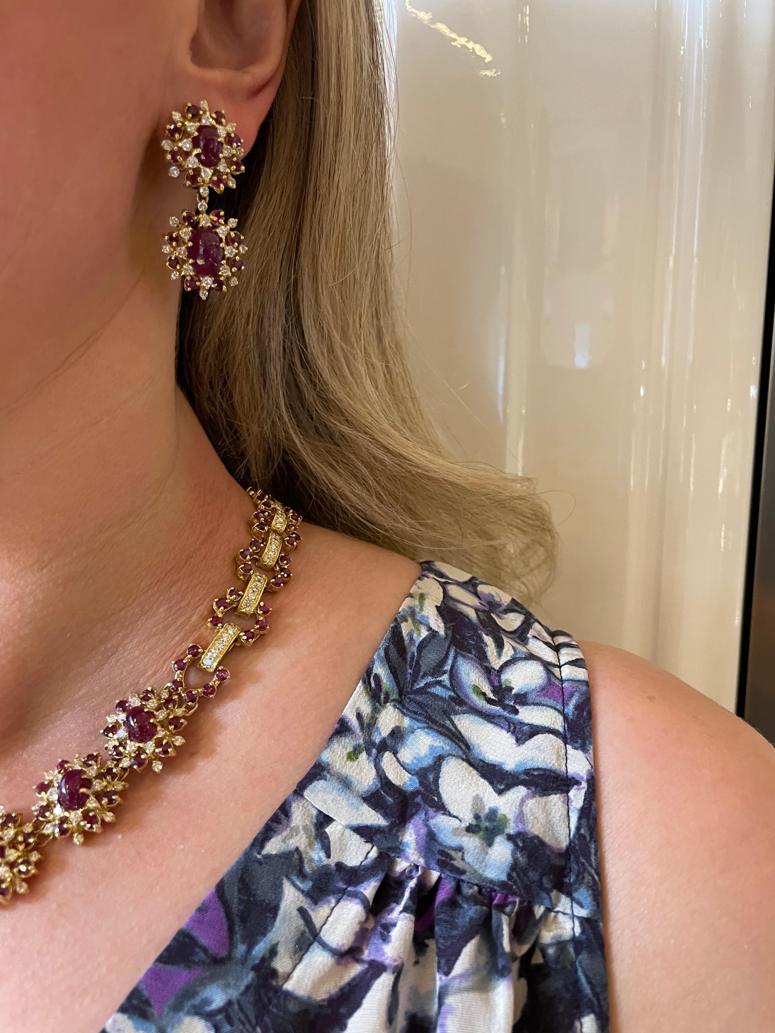 Conjunto de collar y pendientes de rubíes y diamantes en venta 15