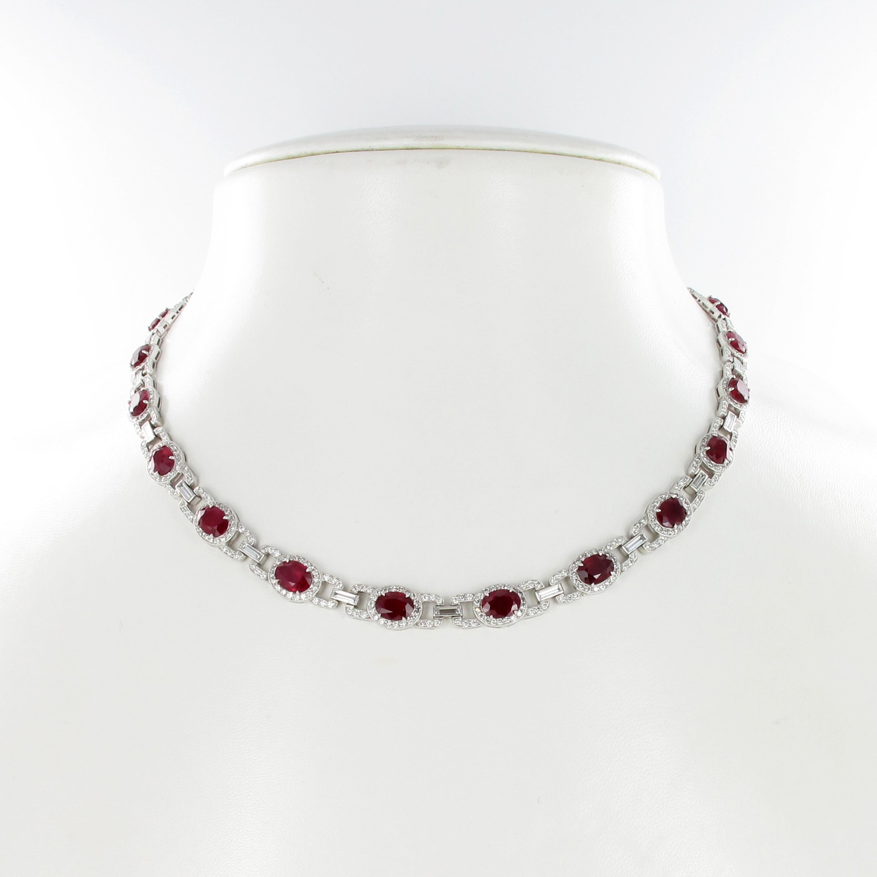 Rubin- und Diamant-Halskette aus Platin 950 (Ovalschliff) im Angebot