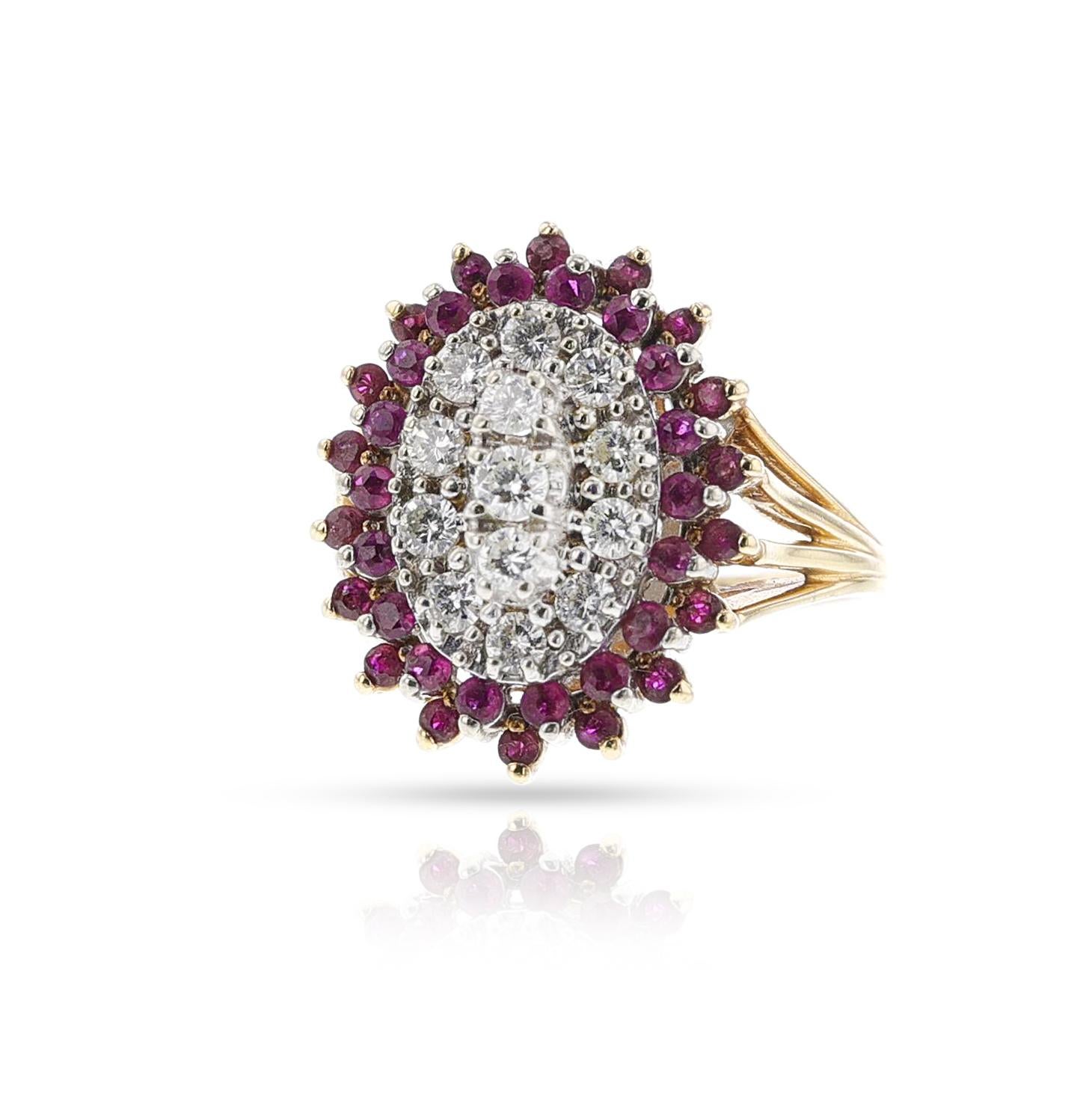 Ovaler Cluster-Ring mit Rubin und Diamant, 14k im Zustand „Hervorragend“ im Angebot in New York, NY