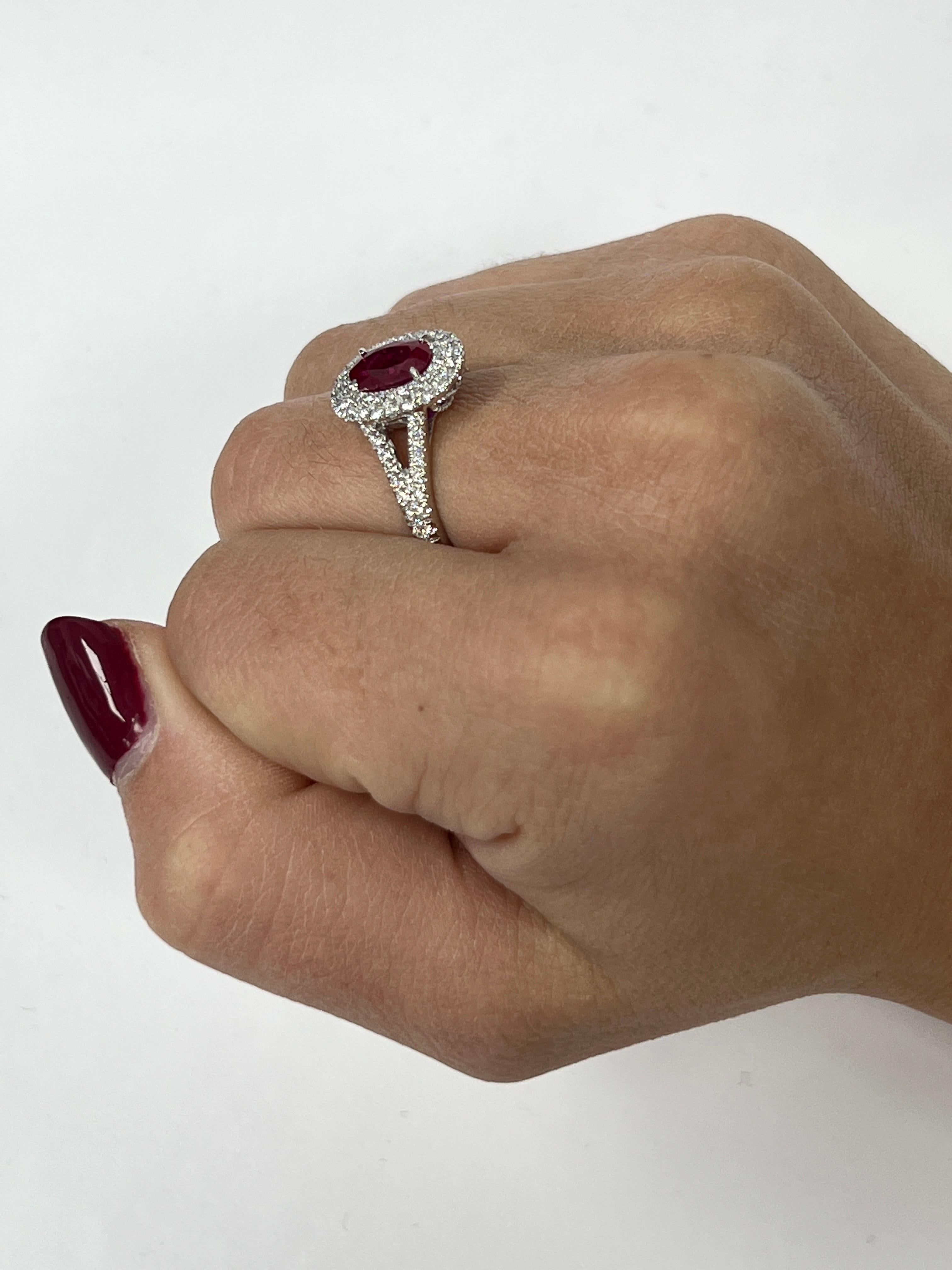 Ruby and Diamond Oval Ring In New Condition For Sale In Great Neck, NY