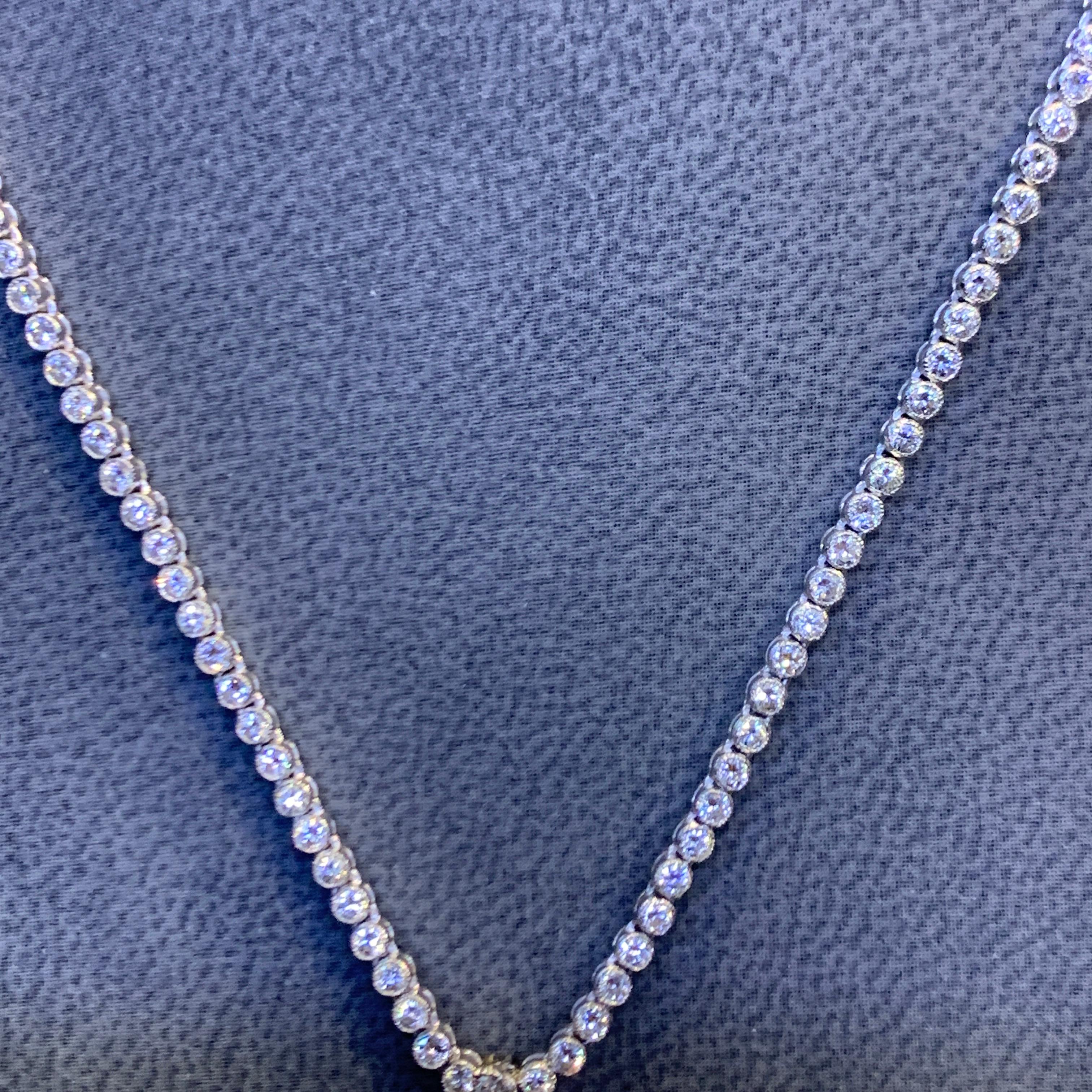 Collana con ciondolo in rubino e diamanti in vendita 3