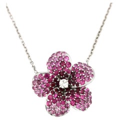 Collier à pendentif en rubis et diamants