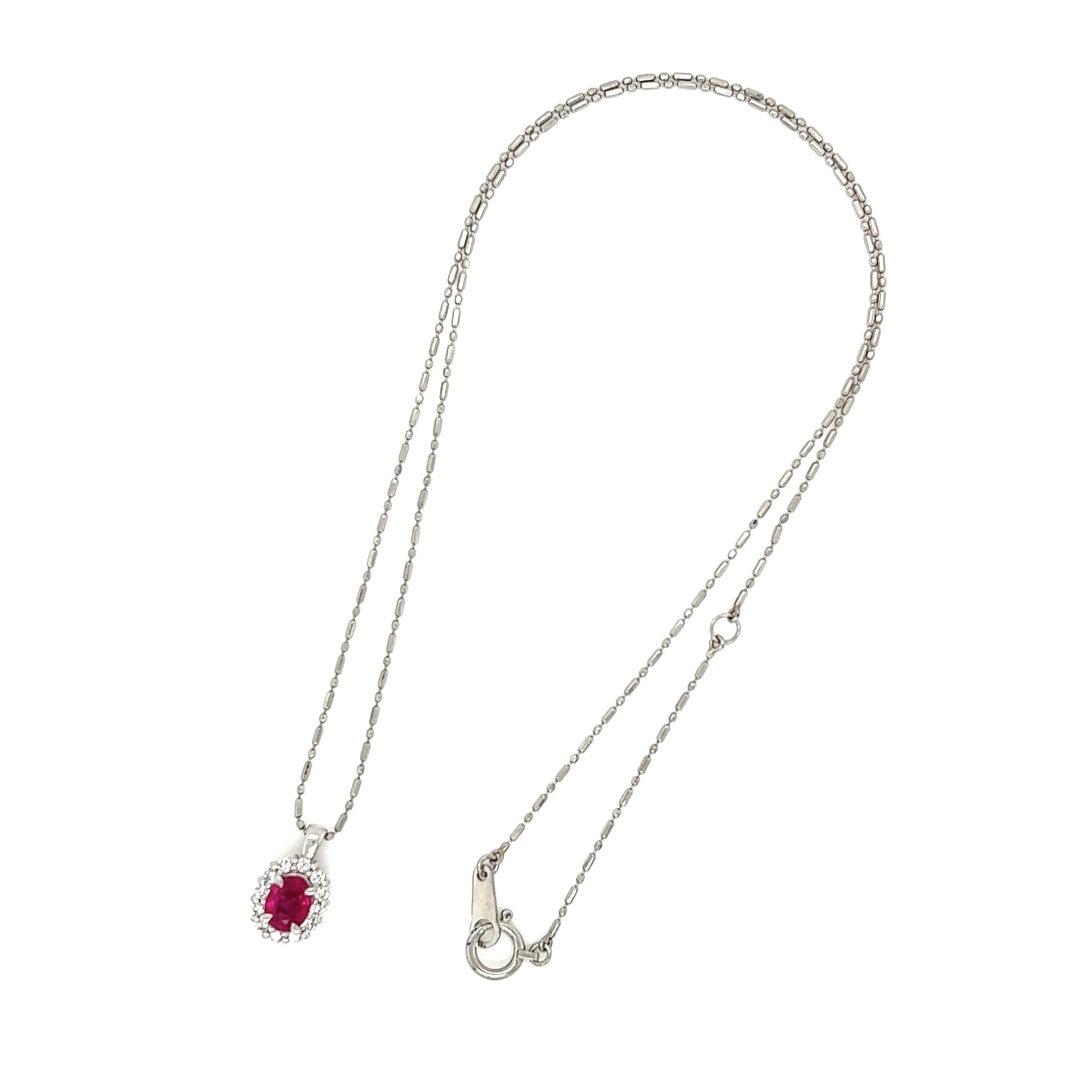 Ruby and Diamond Platinum Link Chain Pendant Necklace In Excellent Condition For Sale In Montreal, QC