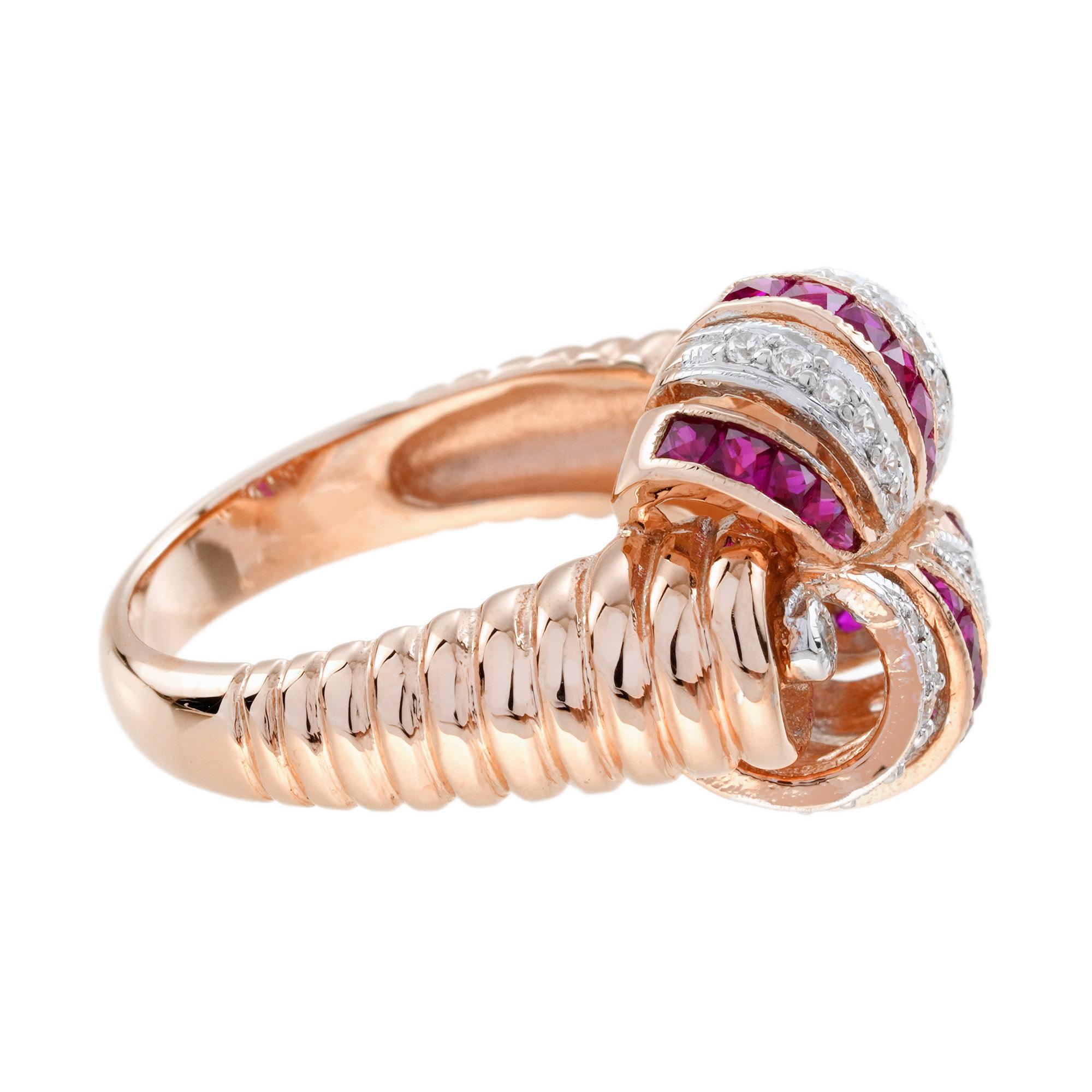 Bague cocktail en or rose 14 carats avec rubis et diamants de style rétro en vente 2