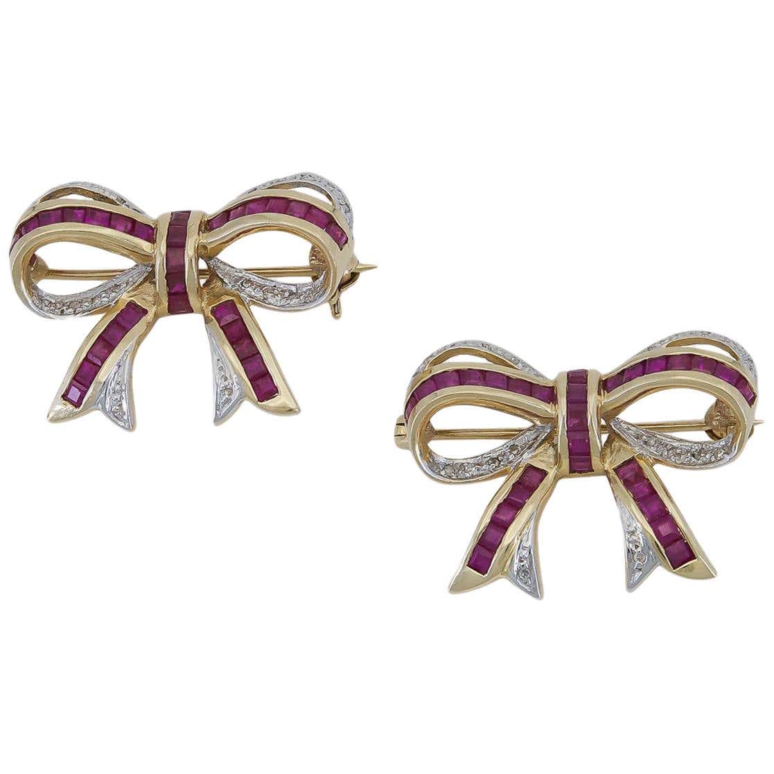 Ruby and Diamond Ribbon Brooch For Sale at 1stDibs
