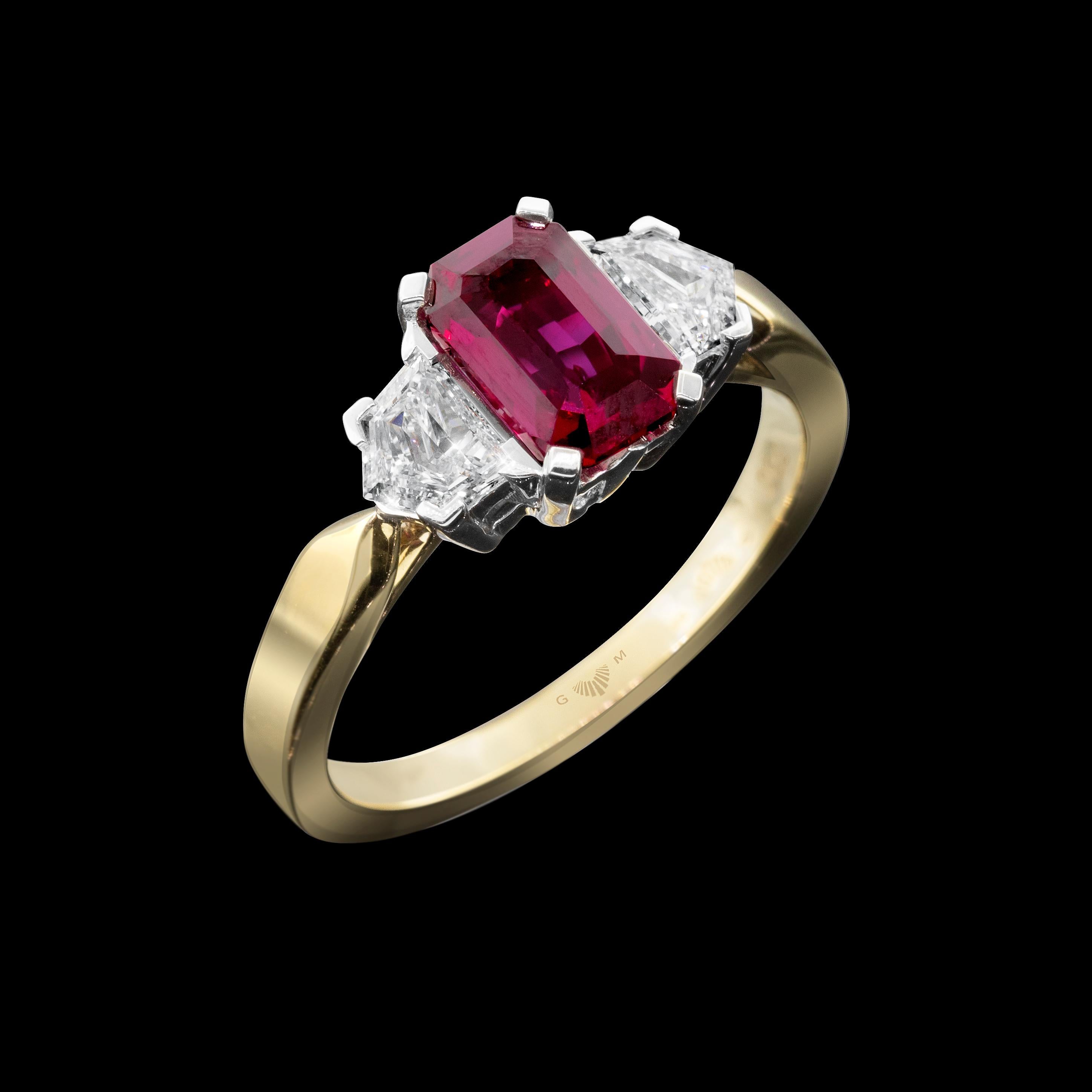Moderne Bague en rubis et diamants - A Gerard McCabe Aeon Design en vente