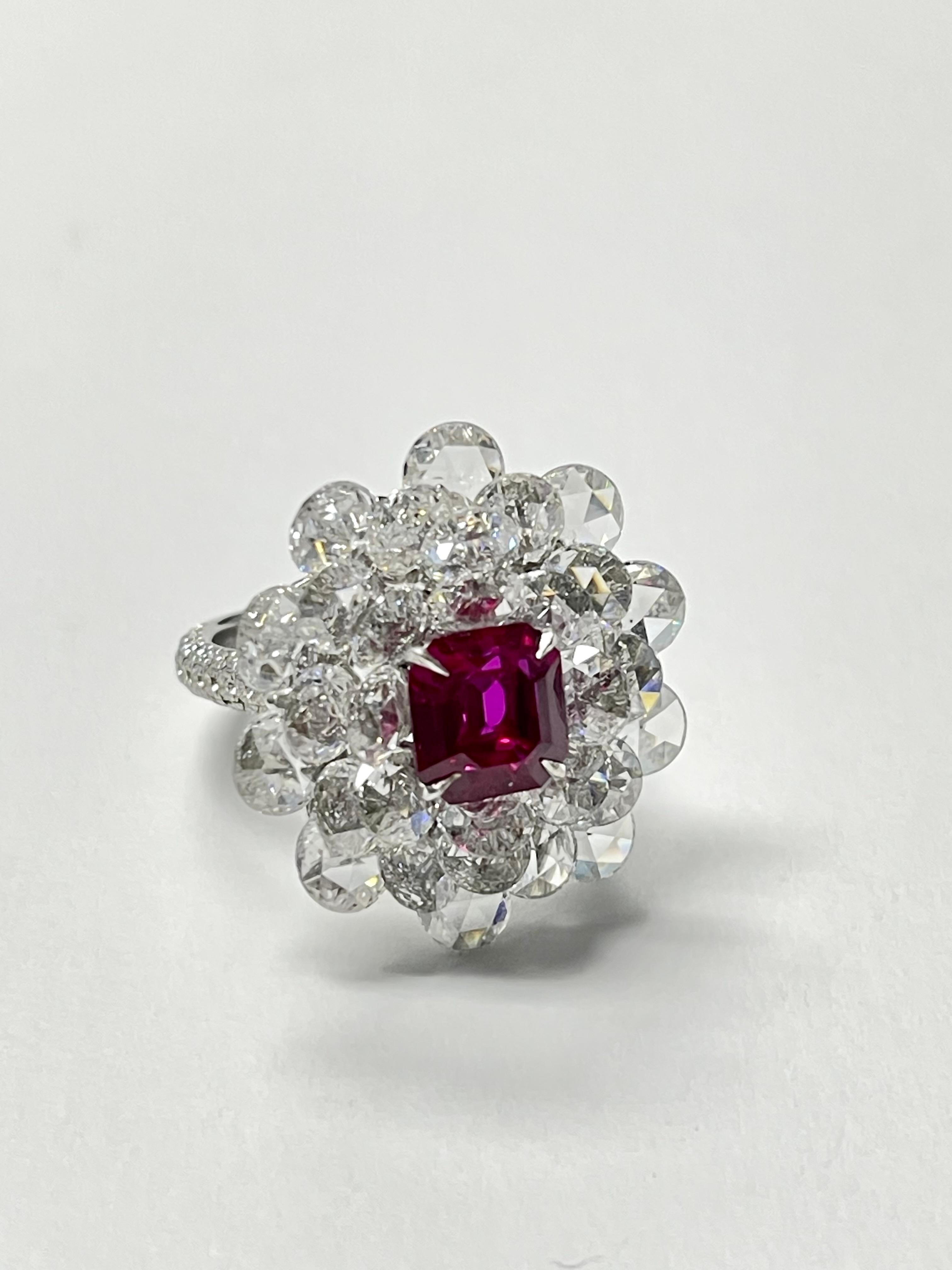   Ring mit Rubin und Diamanten, BURMA NO HEAT GUBELIN UND GIA zertifiziert  (Zeitgenössisch)