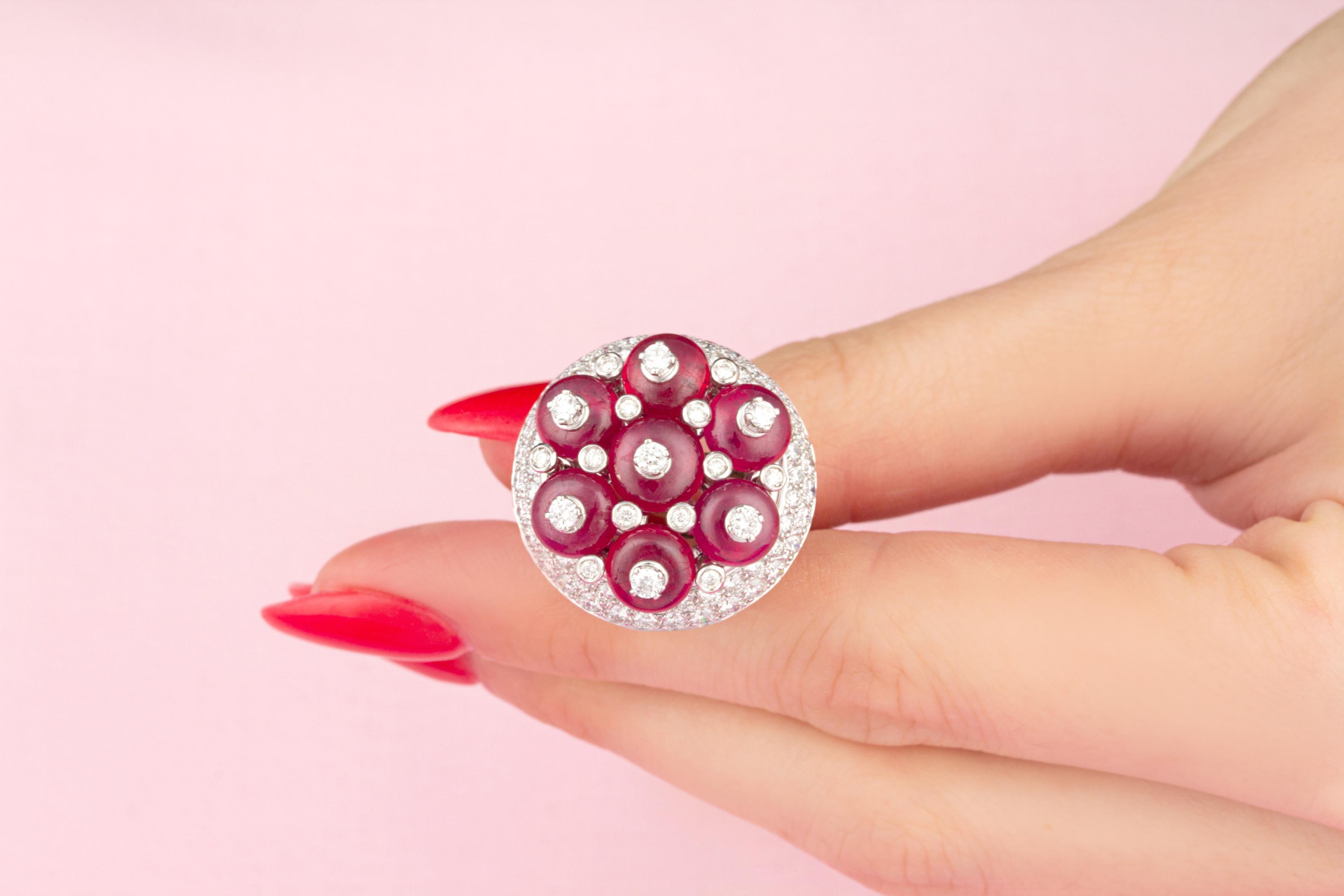 Anillo de rubíes y diamantes diseñado por Ella Gafter en venta 3
