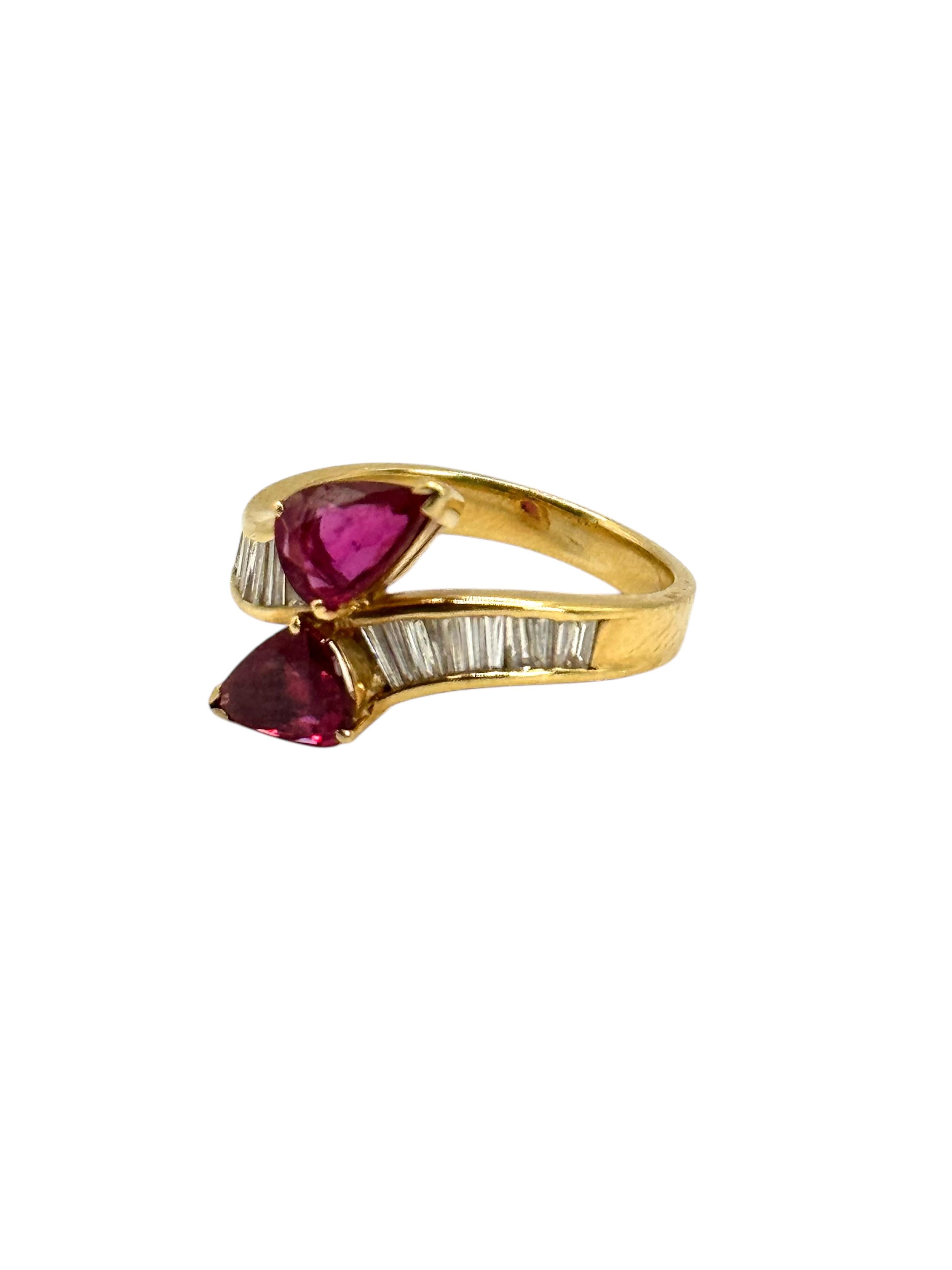 18K Yellow Gold Ruby and Diamond Ring In Excellent Condition For Sale In Great Neck Plaza, NY