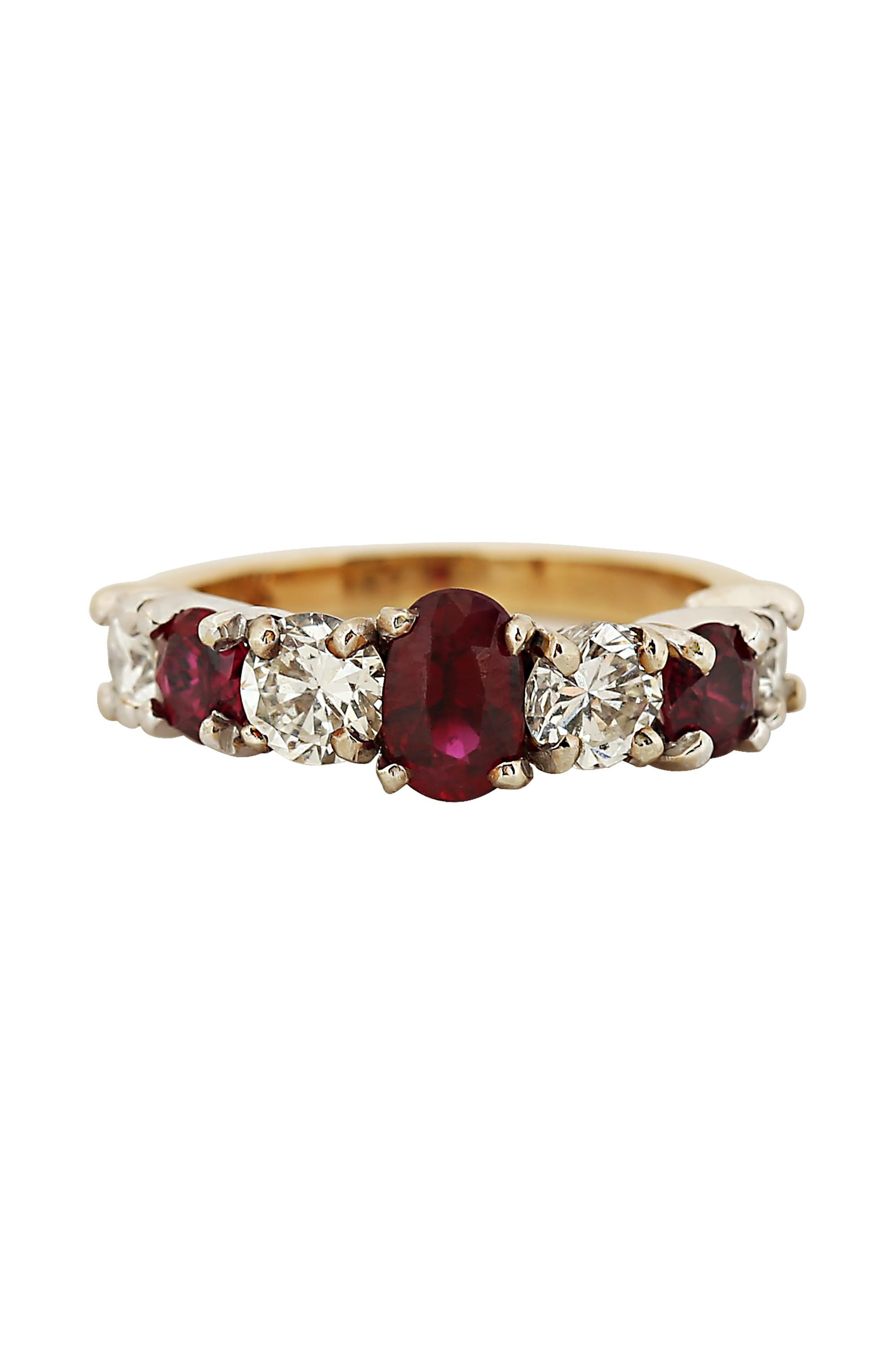 Ruby and Diamond Ring In Good Condition For Sale In beverly hills, CA