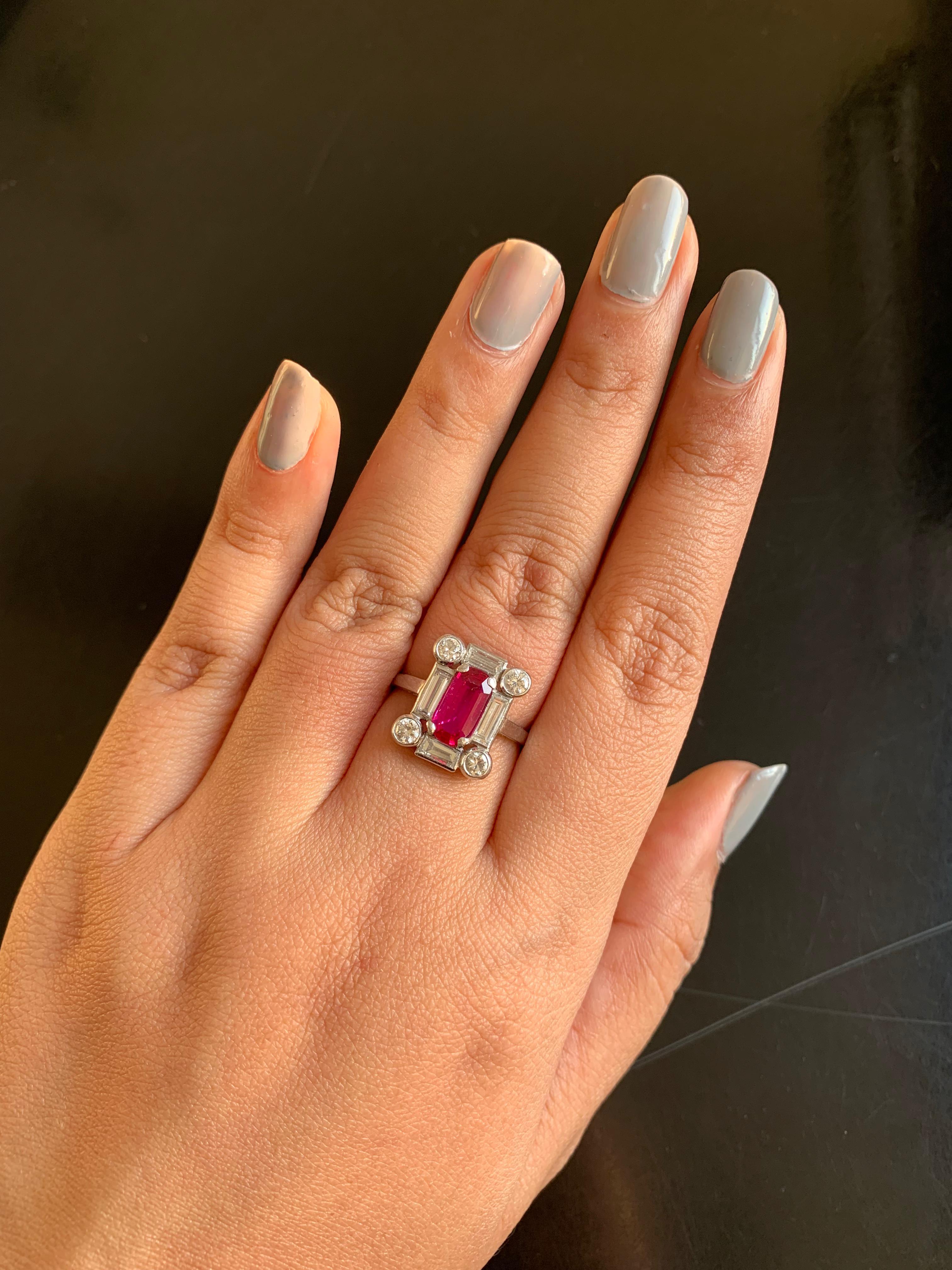 Ruby and Diamond Ring GIA Certified 1.34 Carat  Burma No Heat in Platinum In New Condition For Sale In Bangkok, TH