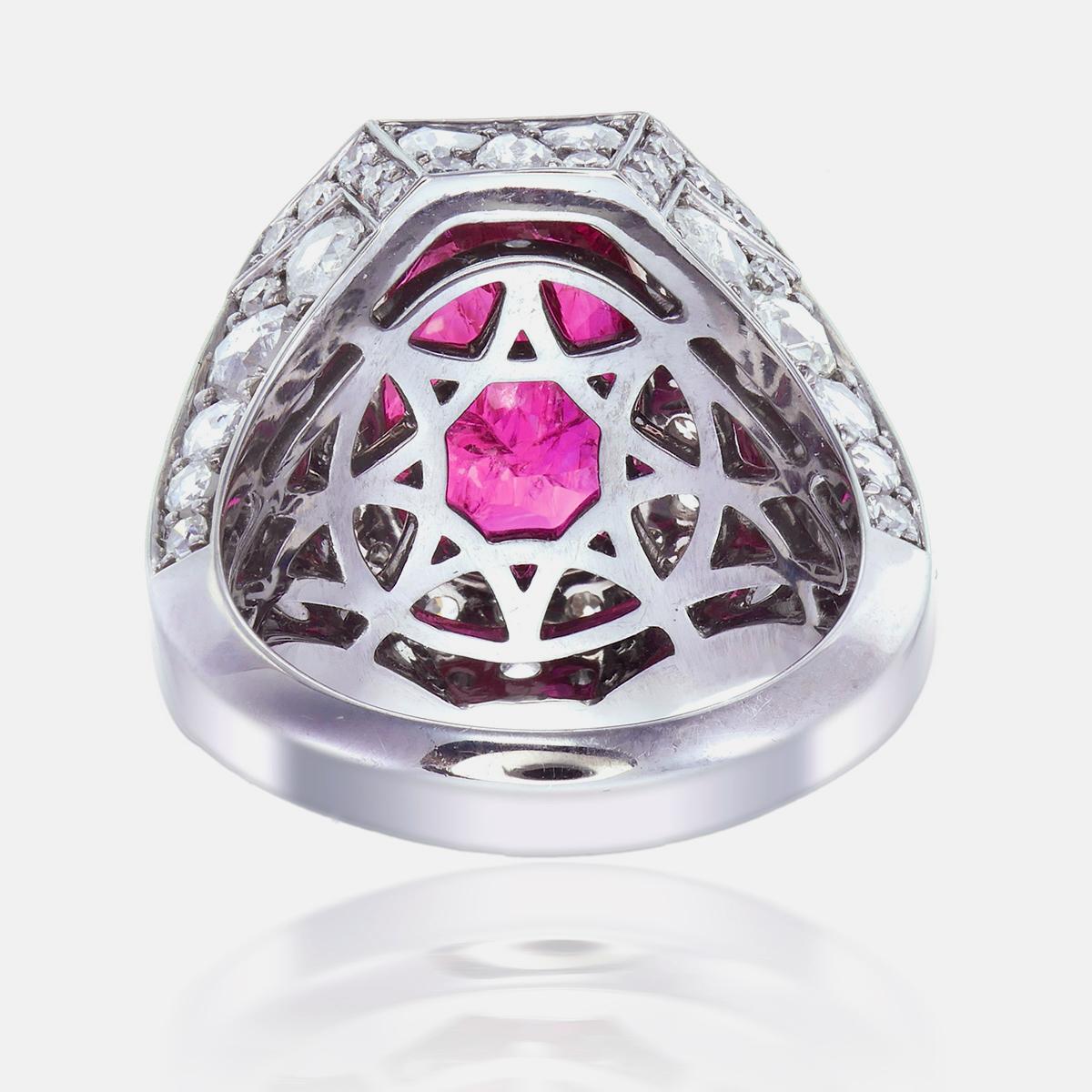 Anillo de rubíes y diamantes con certificado GRS de 5,09 quilates Birmania No Heat en 18 quilates Corte oval en venta