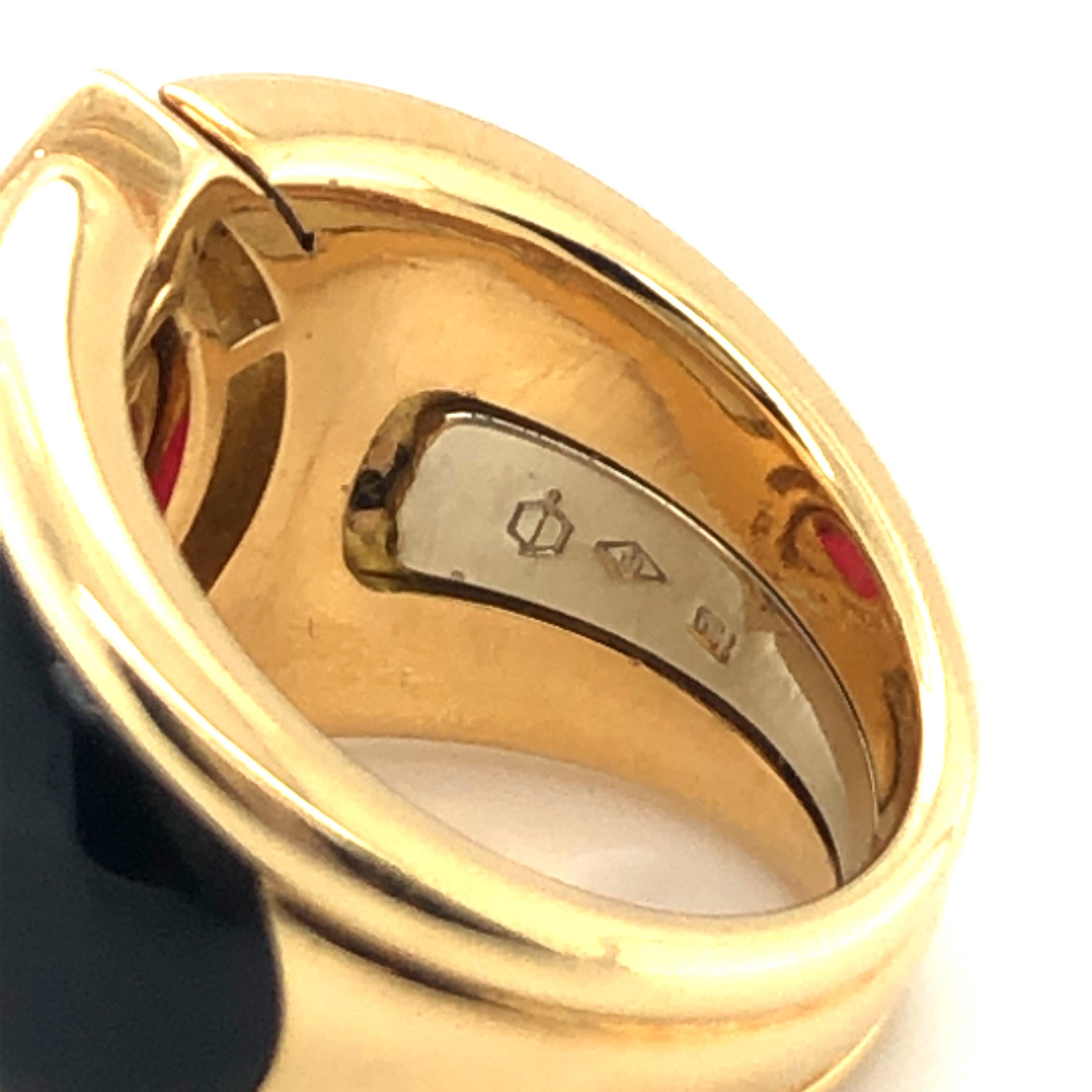 Bague Péclard du joaillier suisse en or jaune 18 carats avec rubis et diamants en vente 2