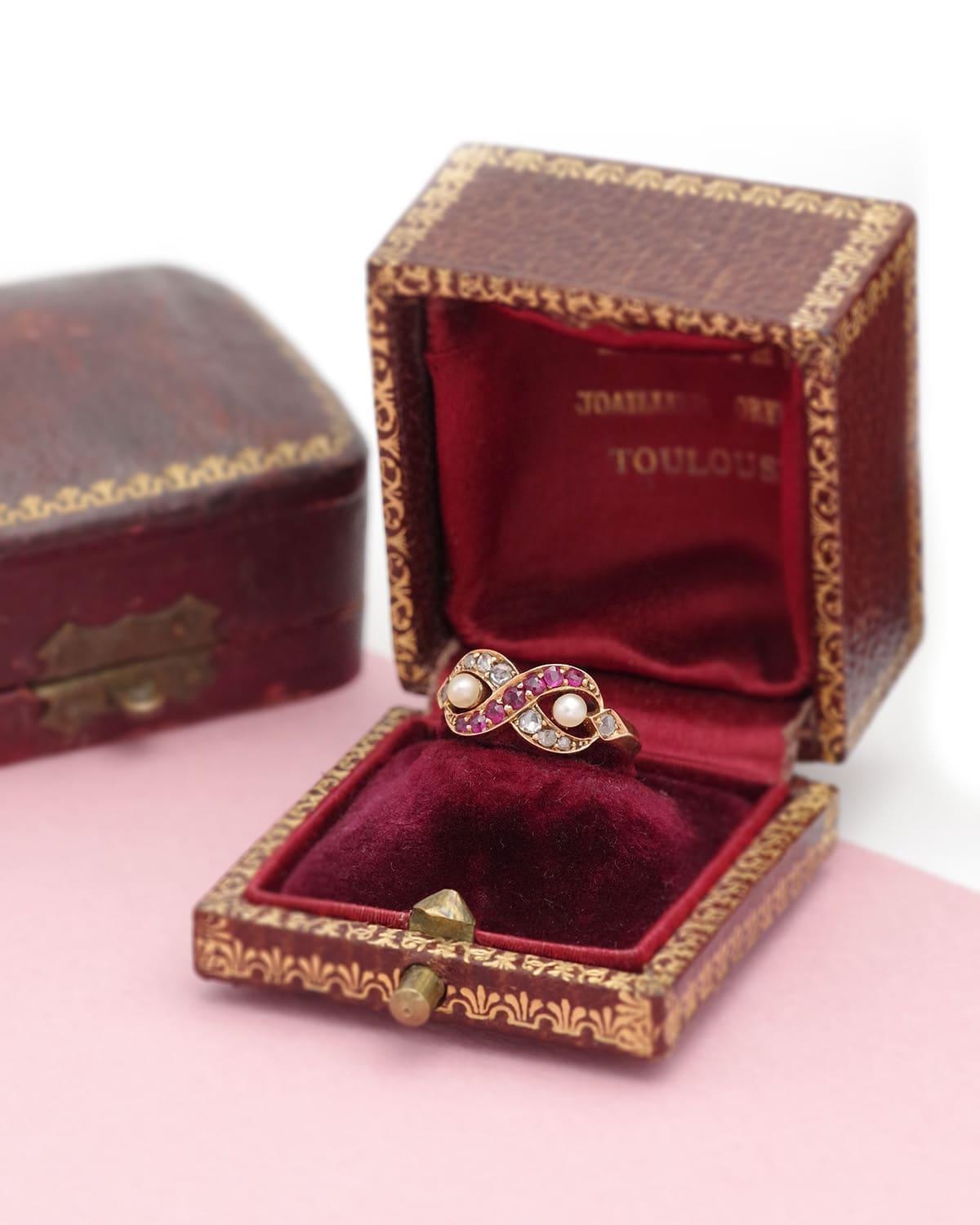 Rose Cut Infinity love ruby and diamond ring in 18k gold, natural pearls For Sale
