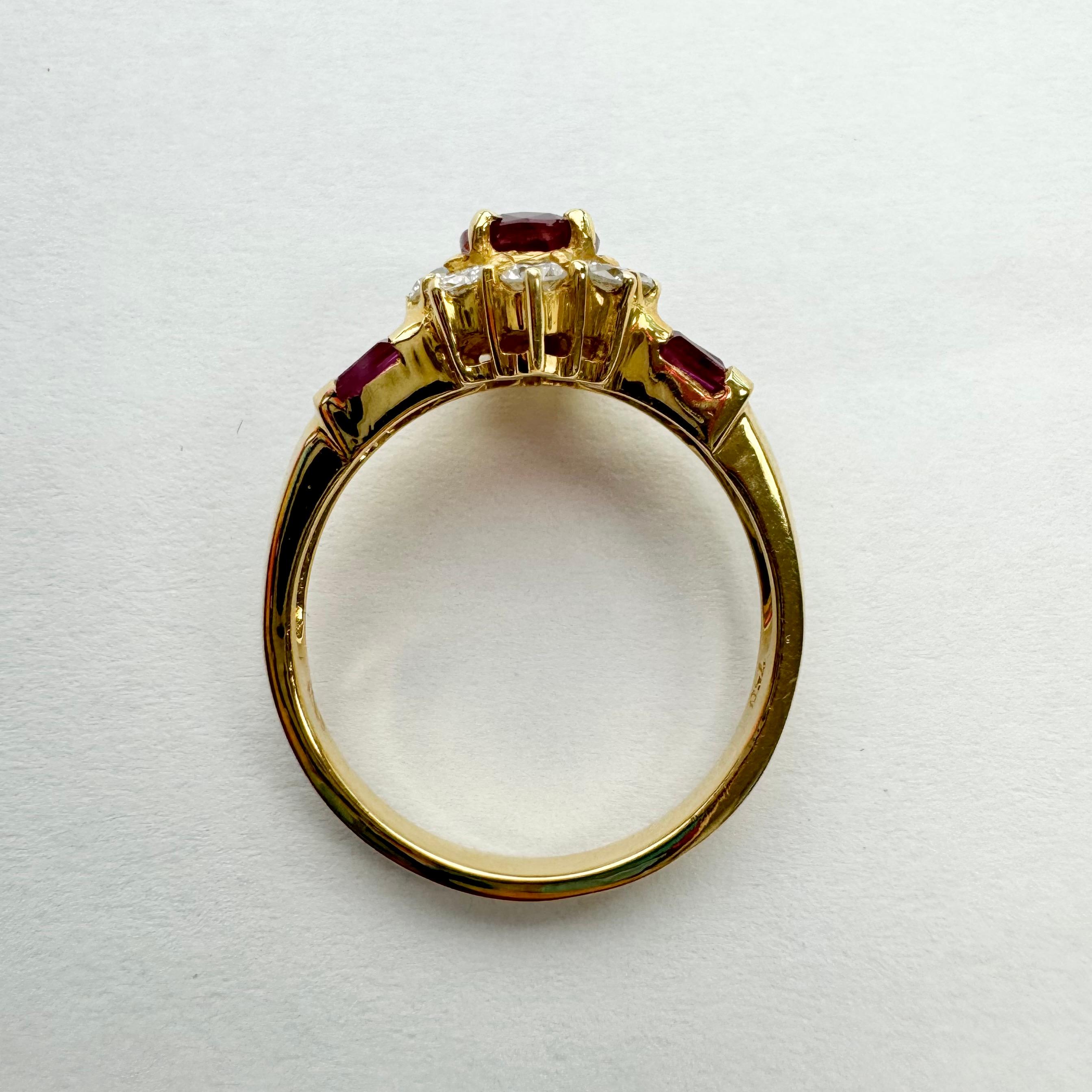 Modern Ruby and Diamond Ring in Solid 18k Yellow Gold For Sale