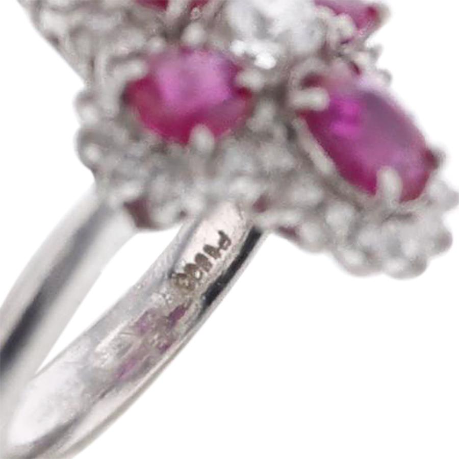 Ruby and Diamond Ring, Platinum In Excellent Condition For Sale In New York, NY