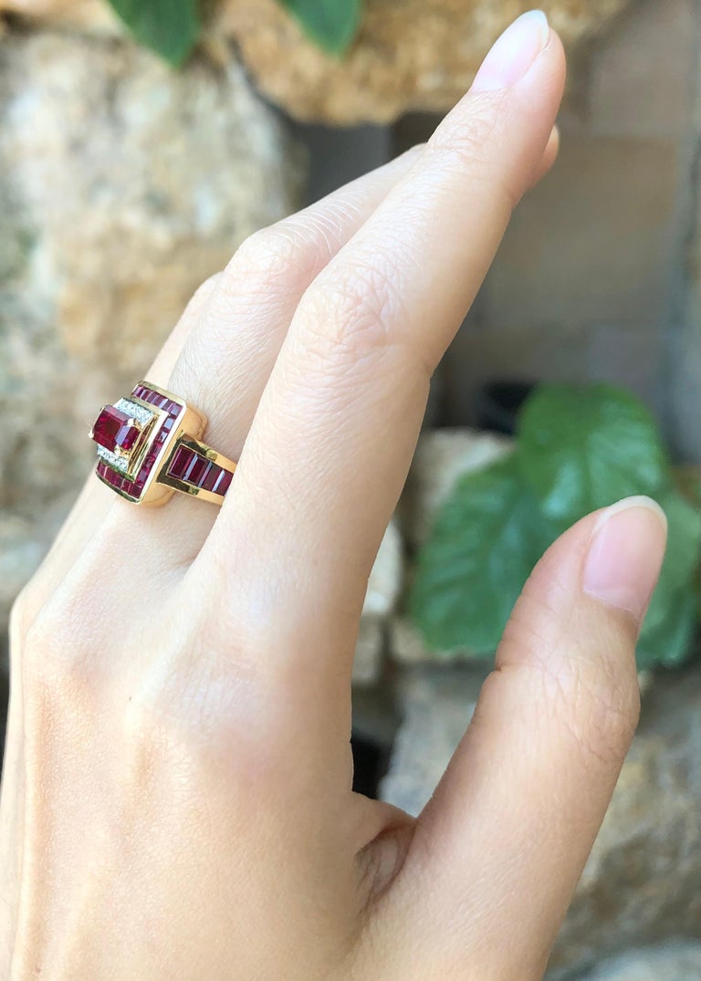 Ruby and Diamond Ring Set in 18 Karat Gold Settings For Sale at 1stDibs
