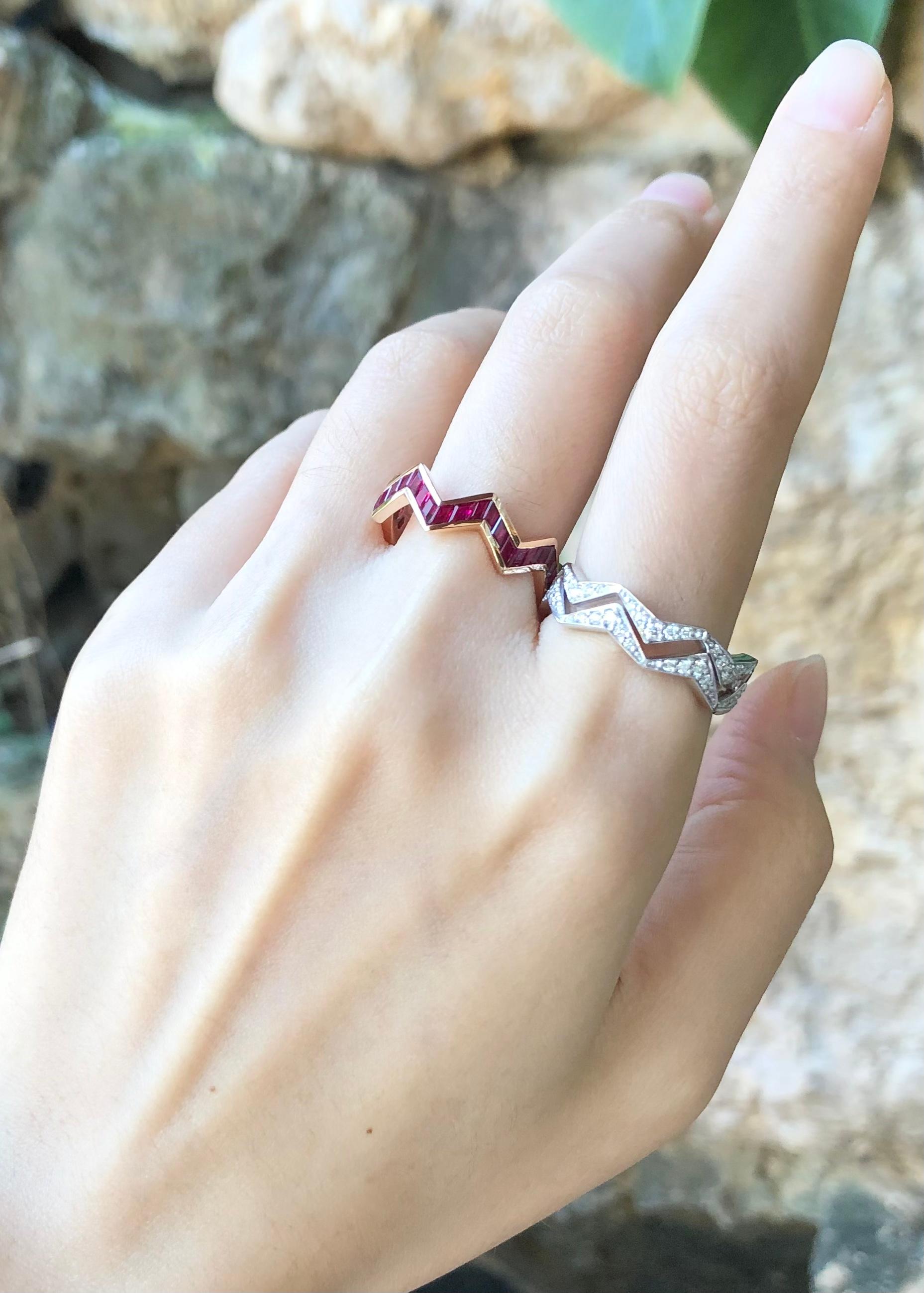 Taglio misto Anello con rubini e diamanti in oro rosa/bianco 18 carati in vendita