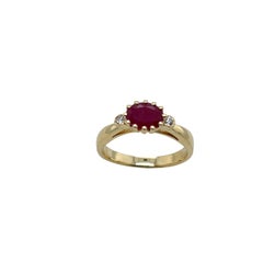 Dreisteinige Ringe mit Diamant