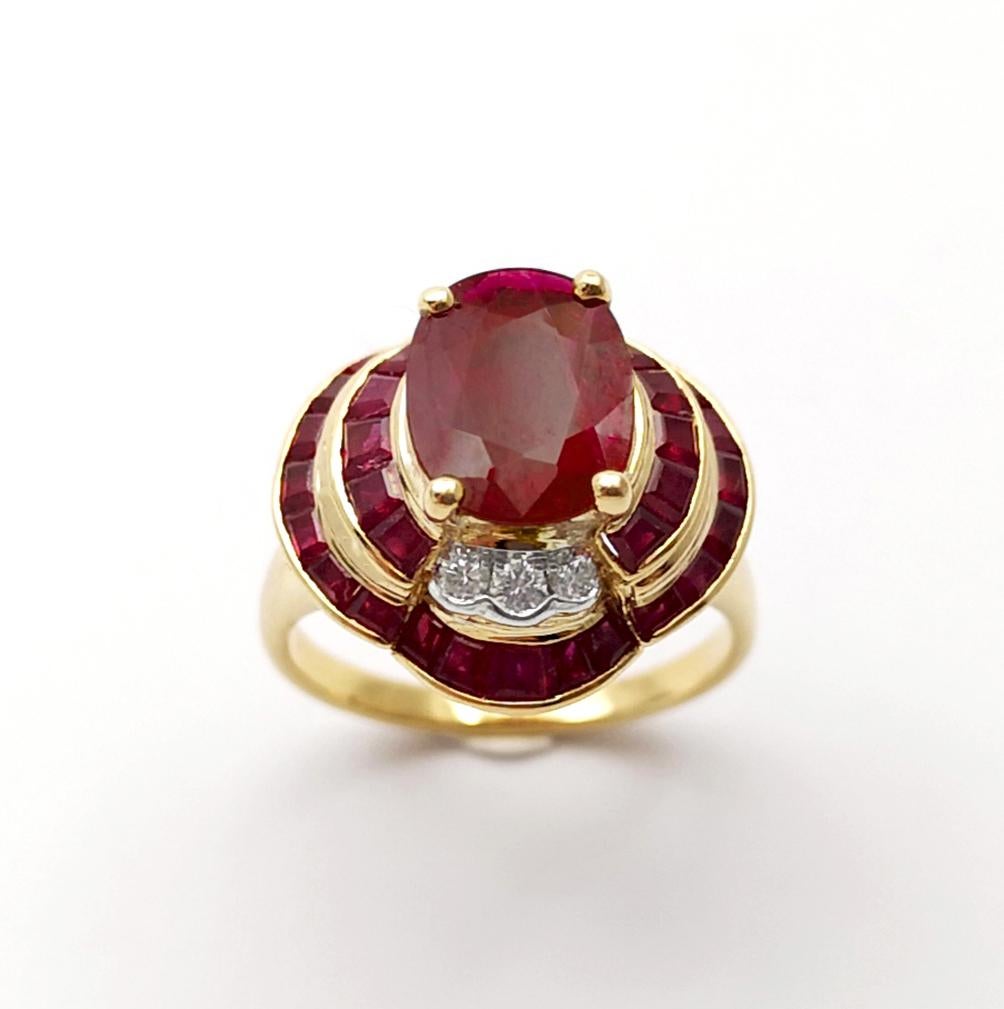 Ruby and Diamond Ring set in 18K Gold Settings For Sale 4