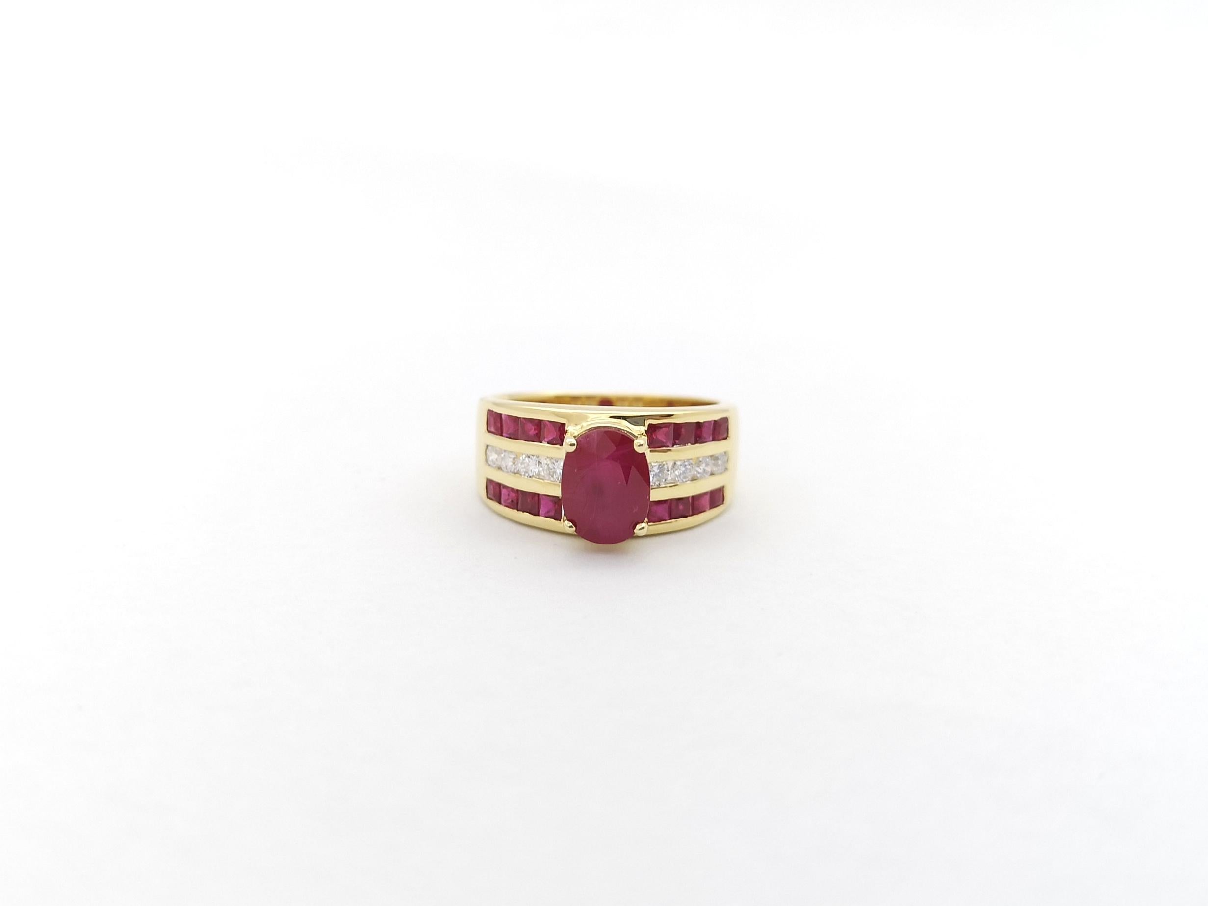 Ruby and Diamond Ring set in 18K Gold Settings For Sale 4