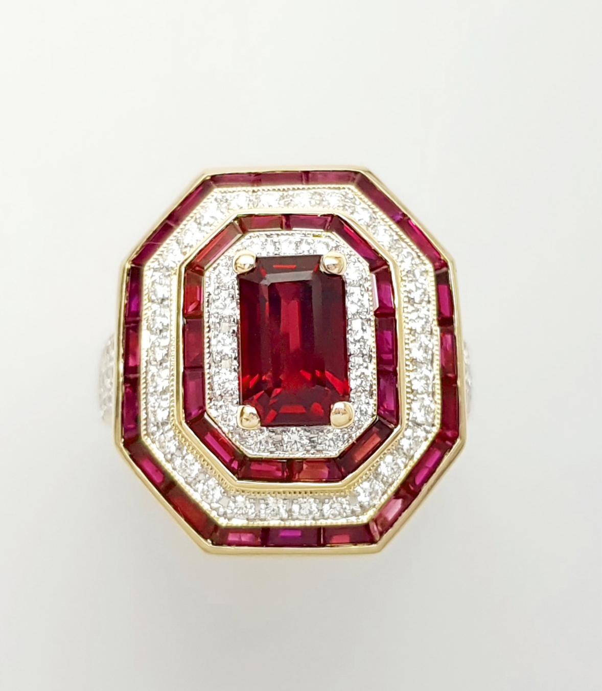 Ruby and Diamond Ring set in 18K Gold Settings For Sale 6
