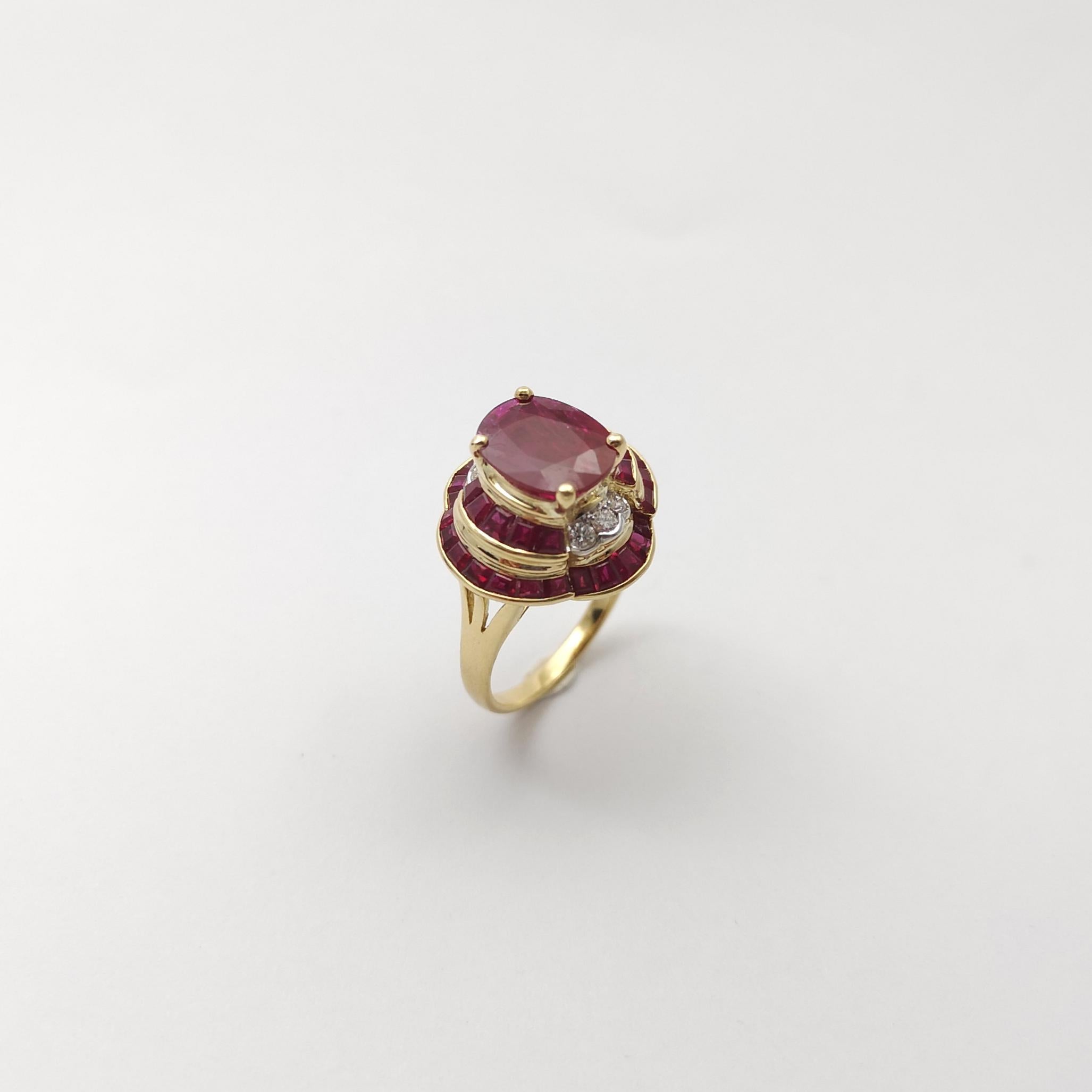 Ruby and Diamond Ring set in 18K Gold Settings For Sale 6