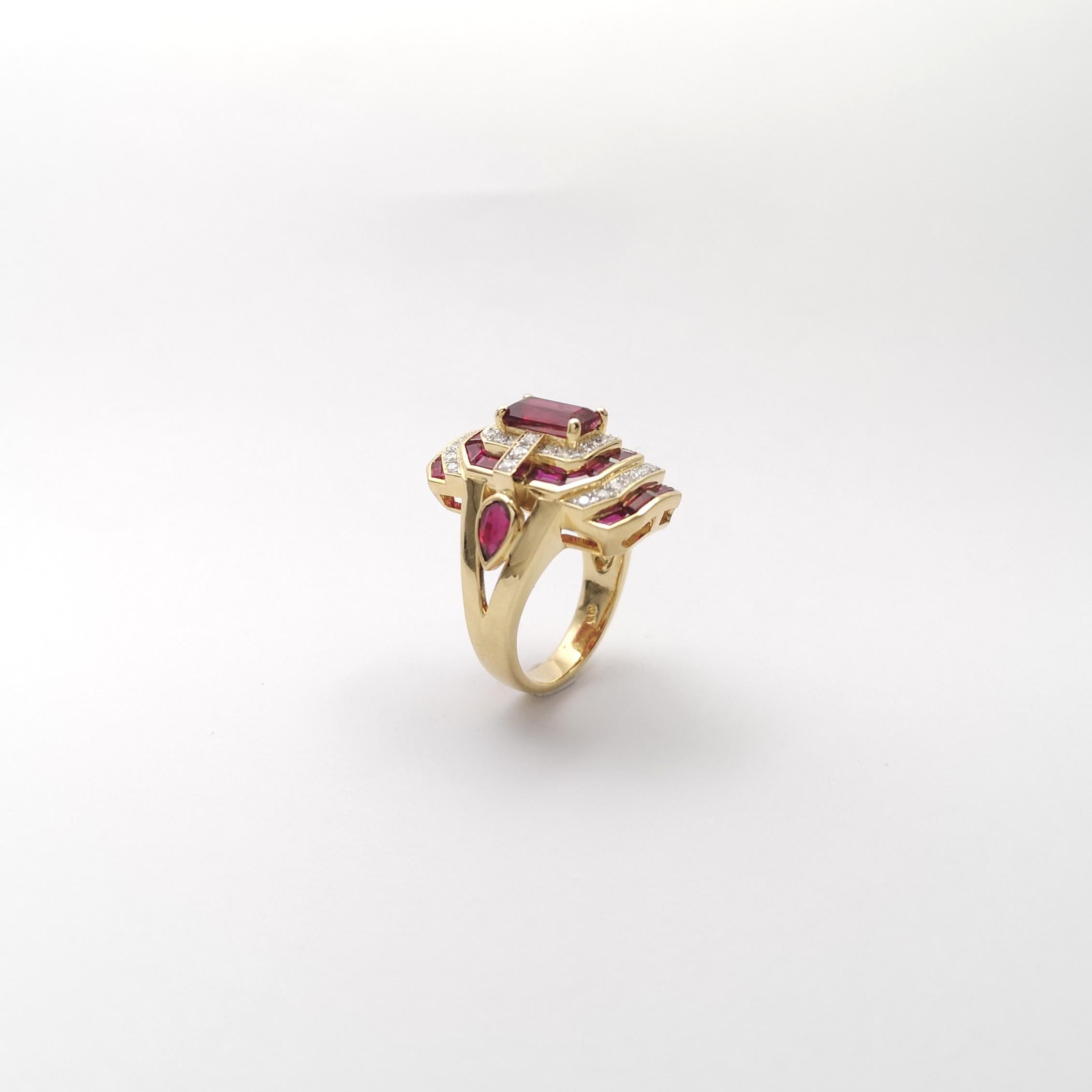 Ruby and Diamond Ring set in 18K Gold Settings For Sale 7