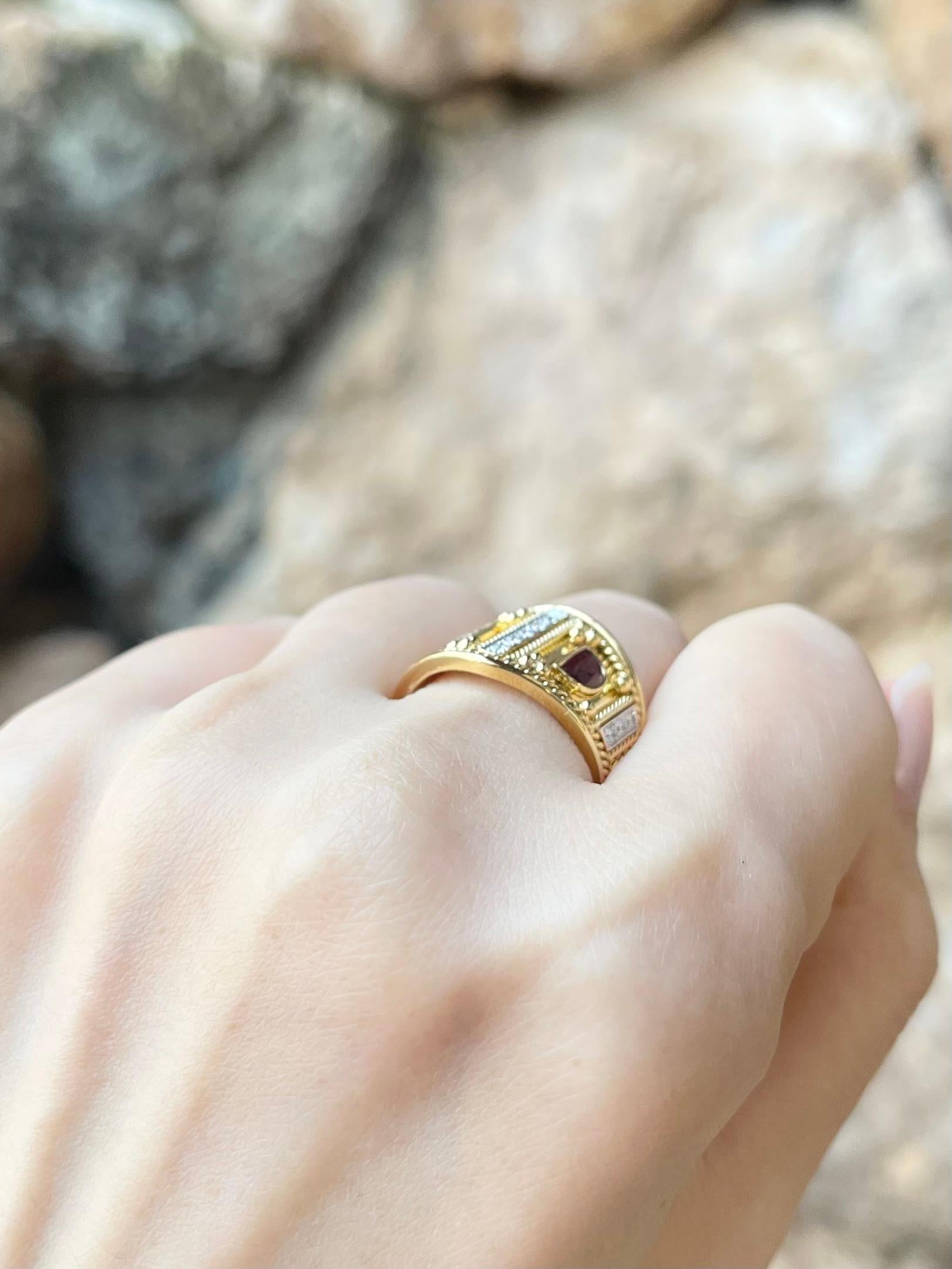 Ring mit Rubin und Diamant in 18 Karat Goldfassungen gefasst für Damen oder Herren im Angebot