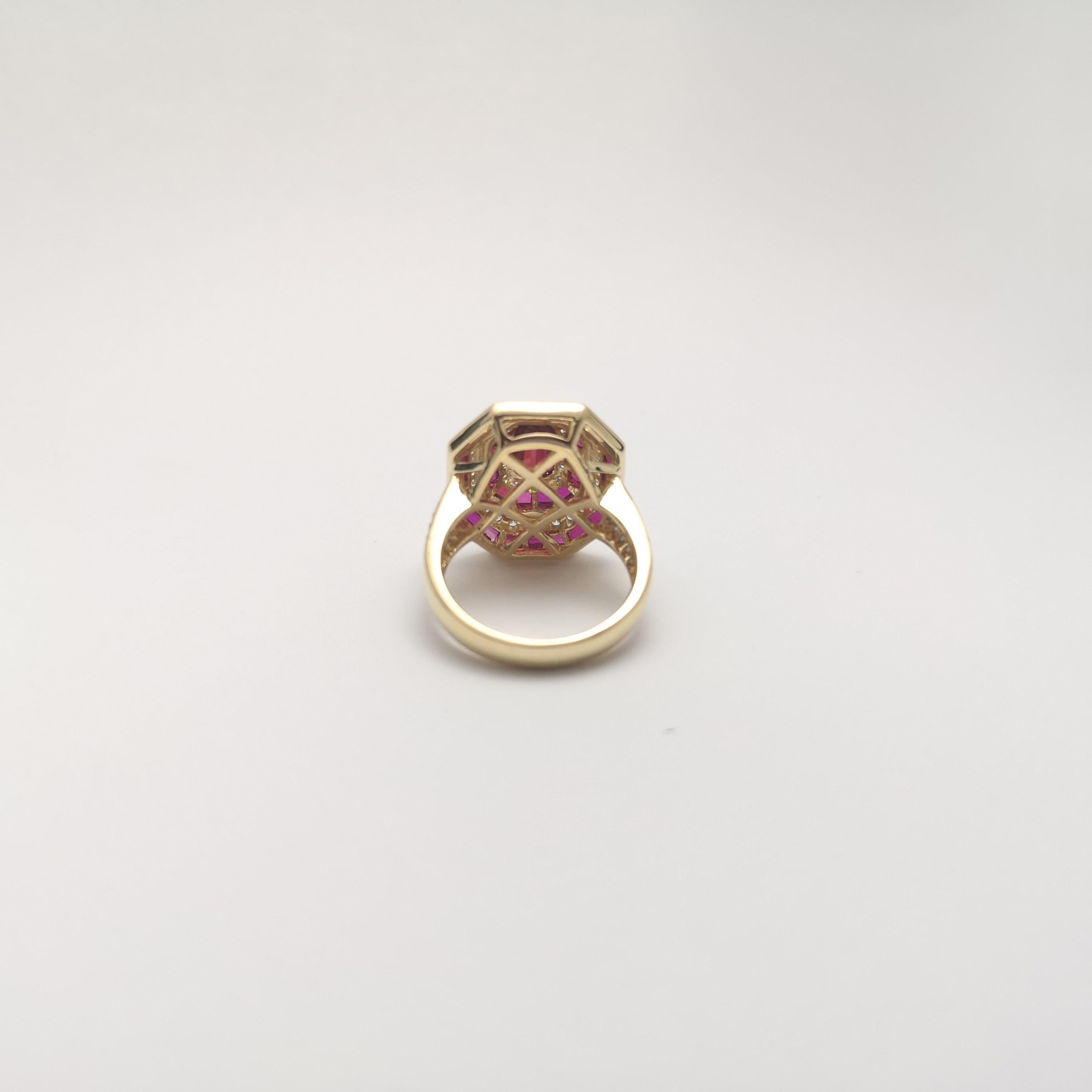 Ruby and Diamond Ring set in 18K Gold Settings For Sale 1