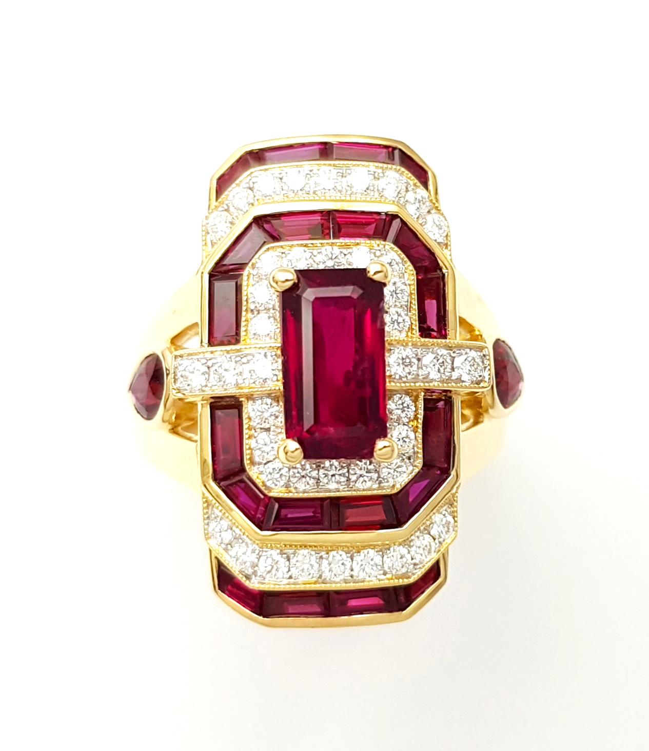 Ruby and Diamond Ring set in 18K Gold Settings For Sale 1
