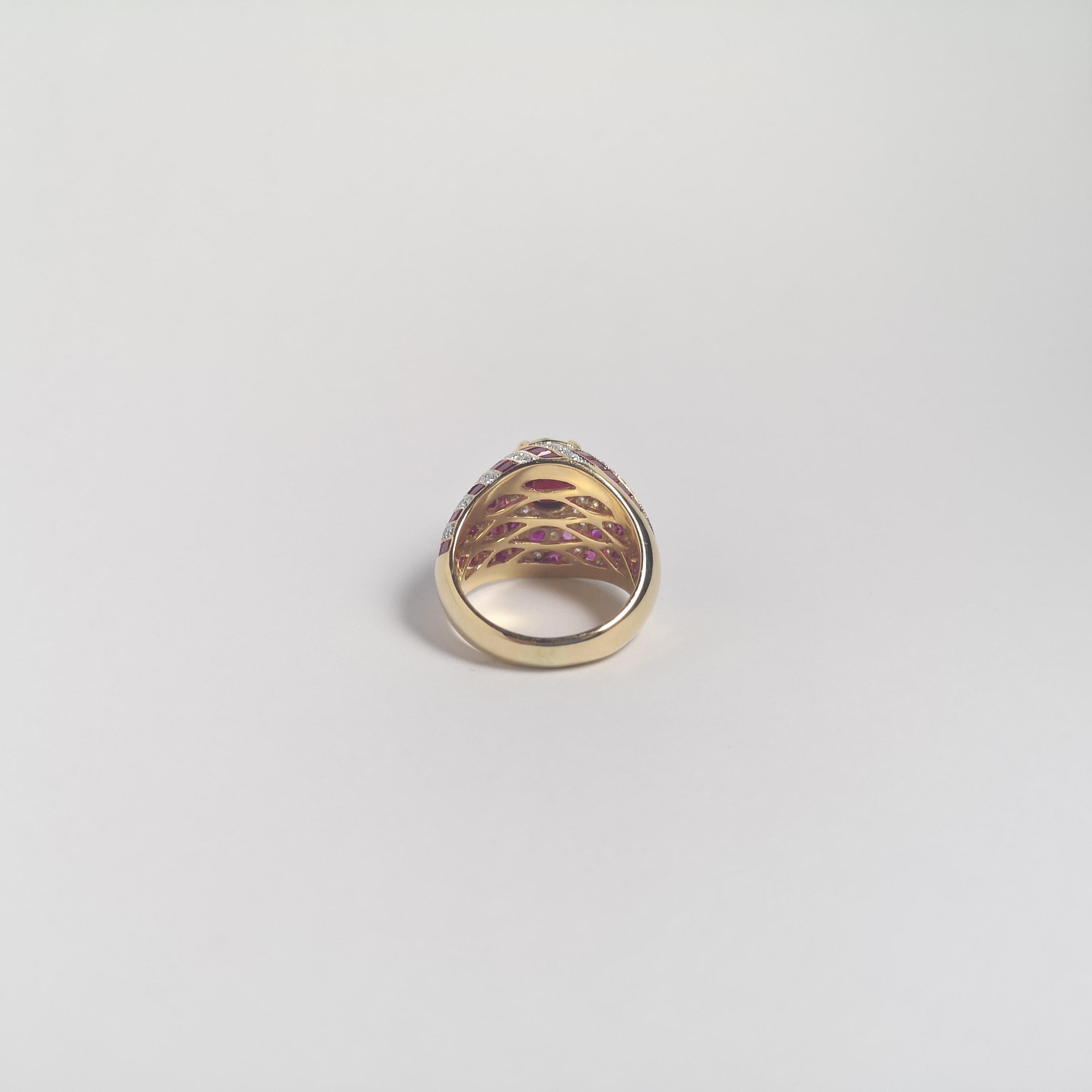 Ring mit Rubin und Diamant in 18 Karat Goldfassungen gefasst im Angebot 2