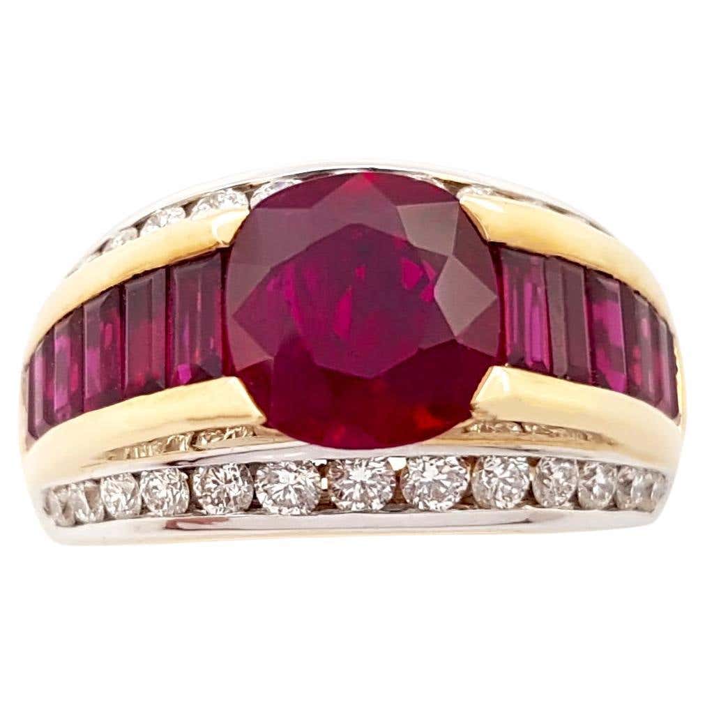 Ruby and Diamond Ring set in 18K Gold Settings For Sale at 1stDibs