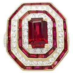 Bague en or 18 carats sertie de rubis et de diamants