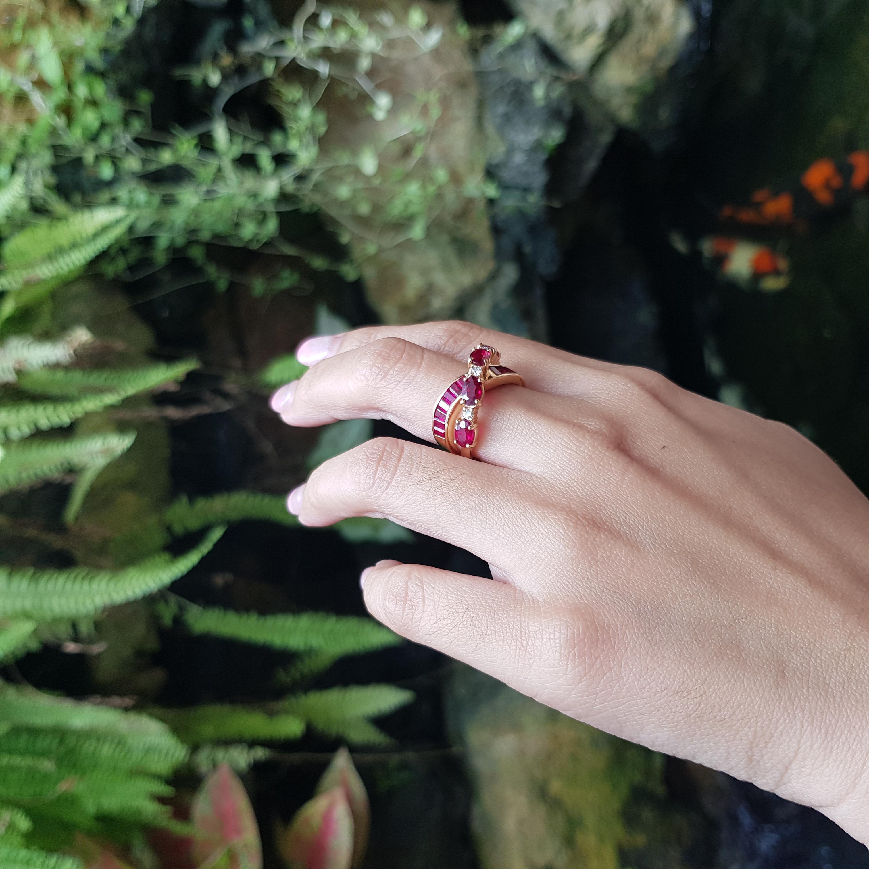 Taglio misto Anello con rubino e diamante incastonato in oro rosa 18 carati in vendita
