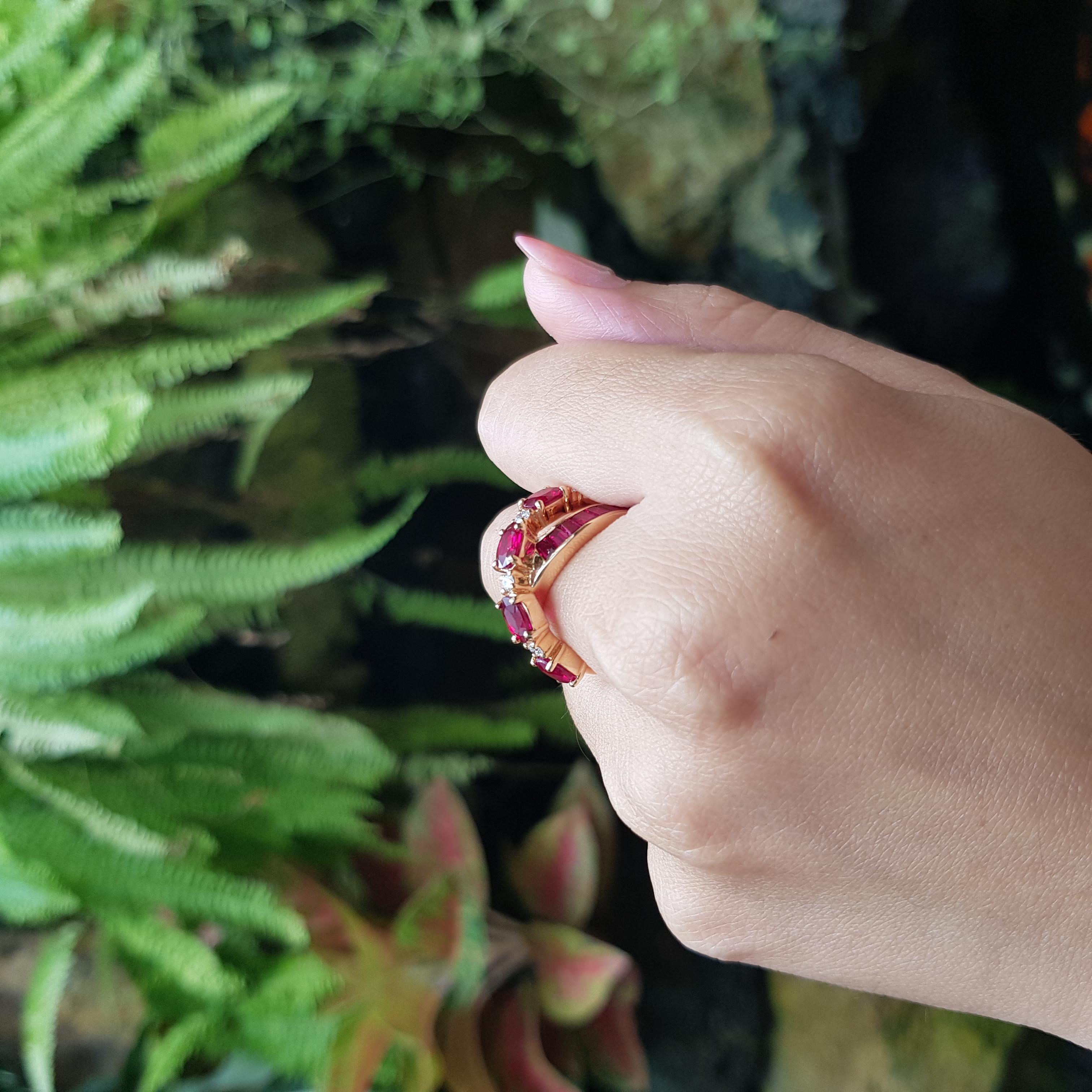 Anello con rubino e diamante incastonato in oro rosa 18 carati In condizioni Nuovo in vendita a Bangkok, TH