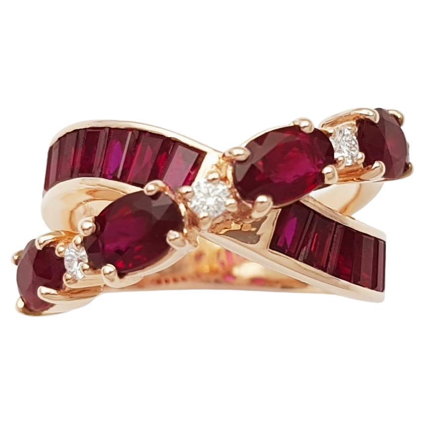 Anello con rubino e diamante incastonato in oro rosa 18 carati in vendita