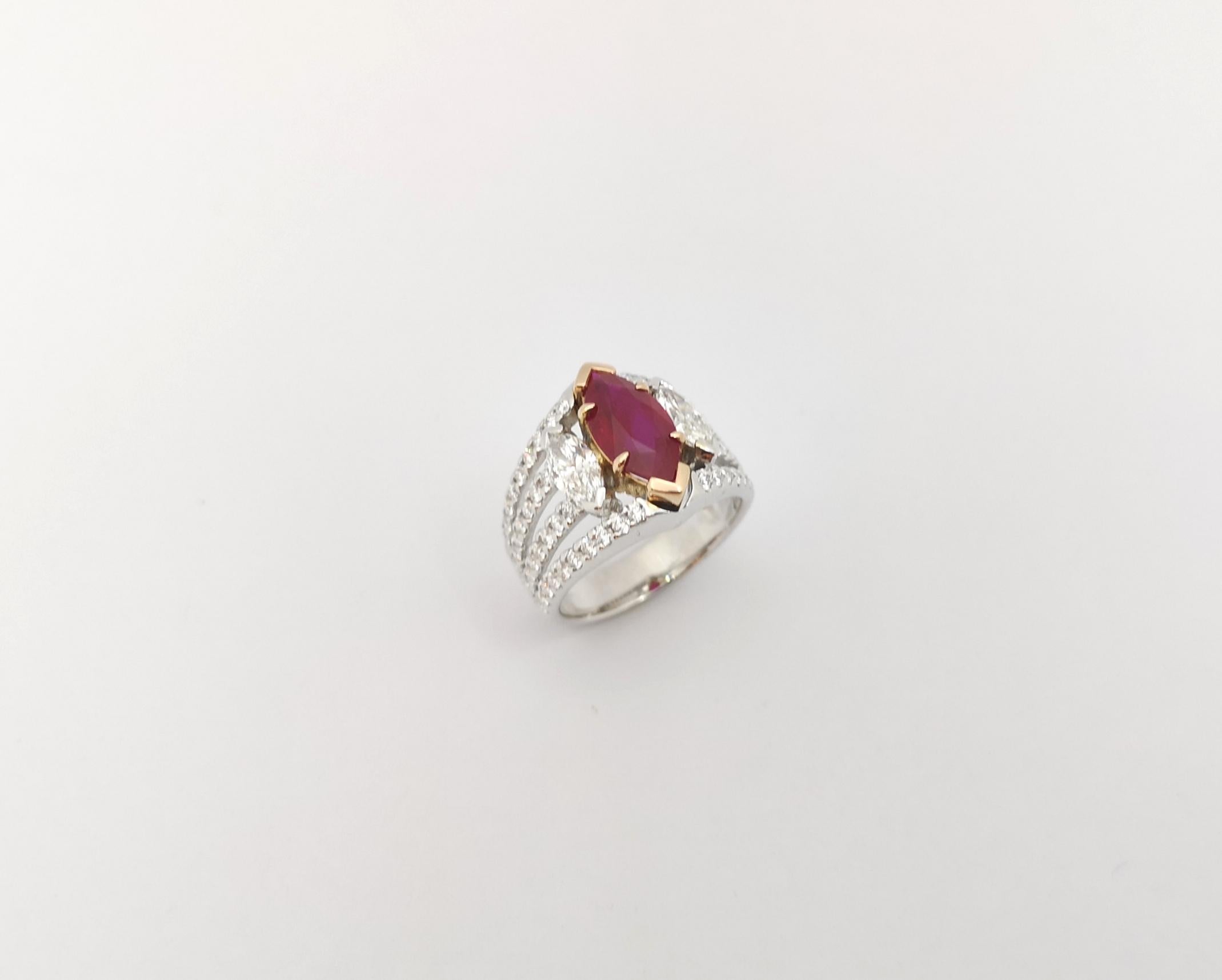 Ring mit Rubin und Diamant in 18 Karat Weißgold gefasst in Fassungen im Angebot 7