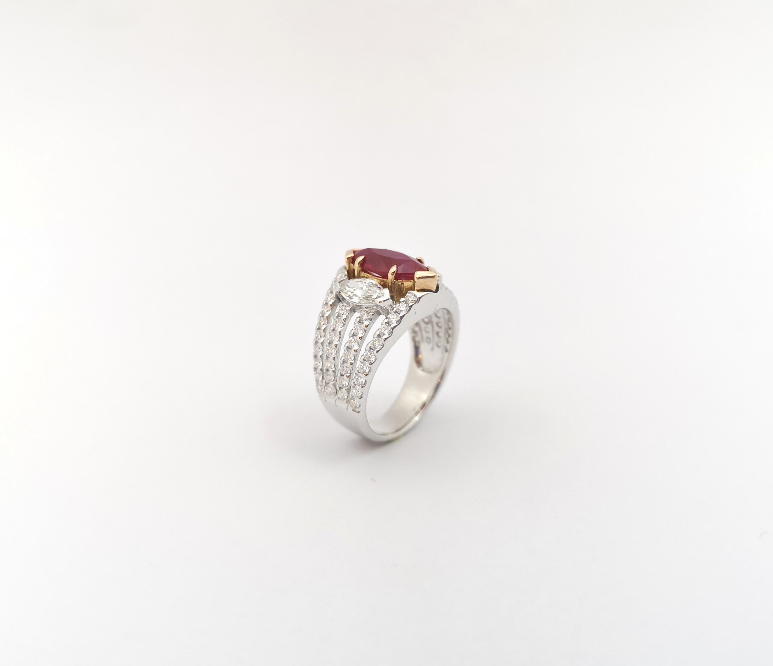 Ring mit Rubin und Diamant in 18 Karat Weißgold gefasst in Fassungen im Angebot 8
