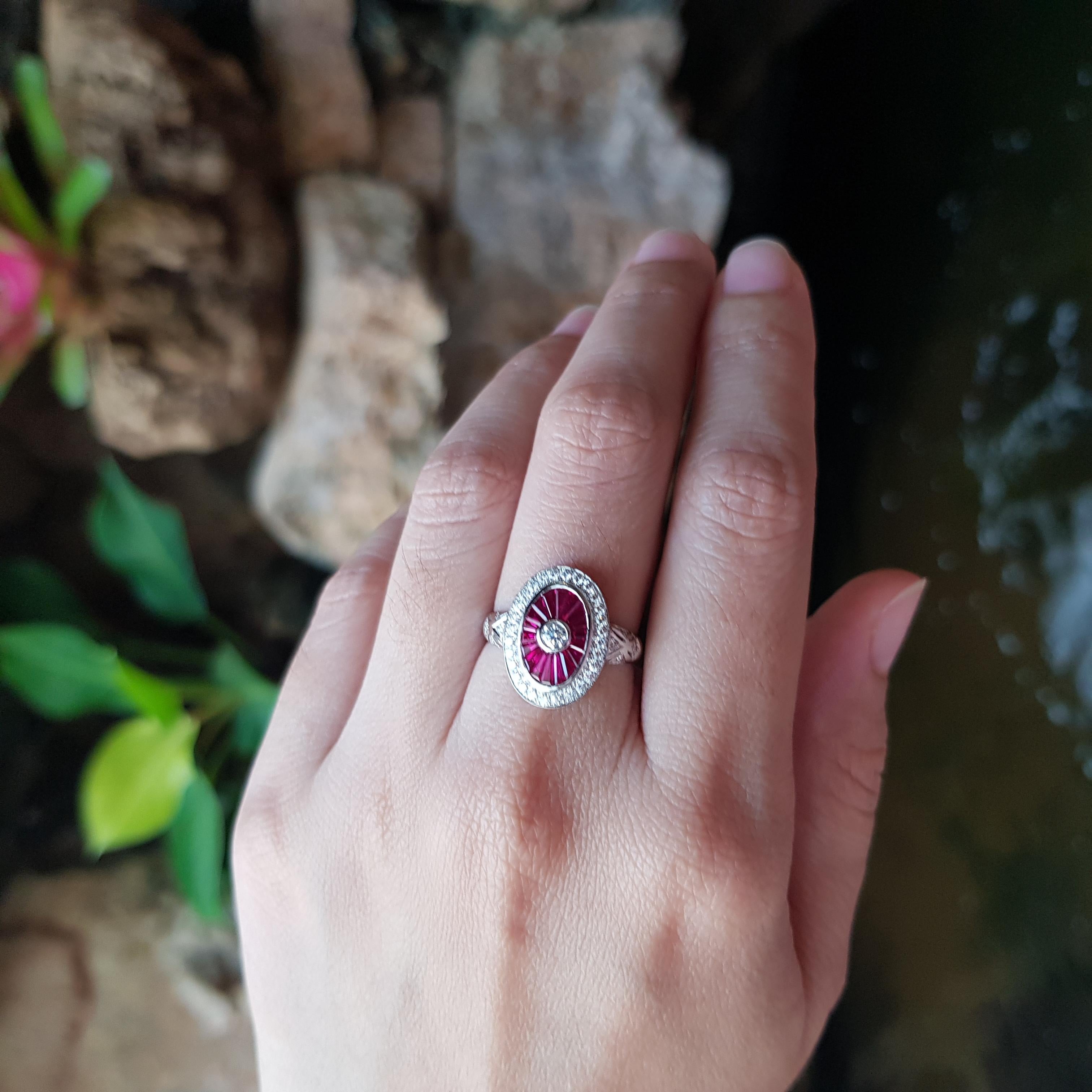 Ring mit Rubin und Diamant in 18 Karat Weißgold gefasst in Fassungen Damen im Angebot