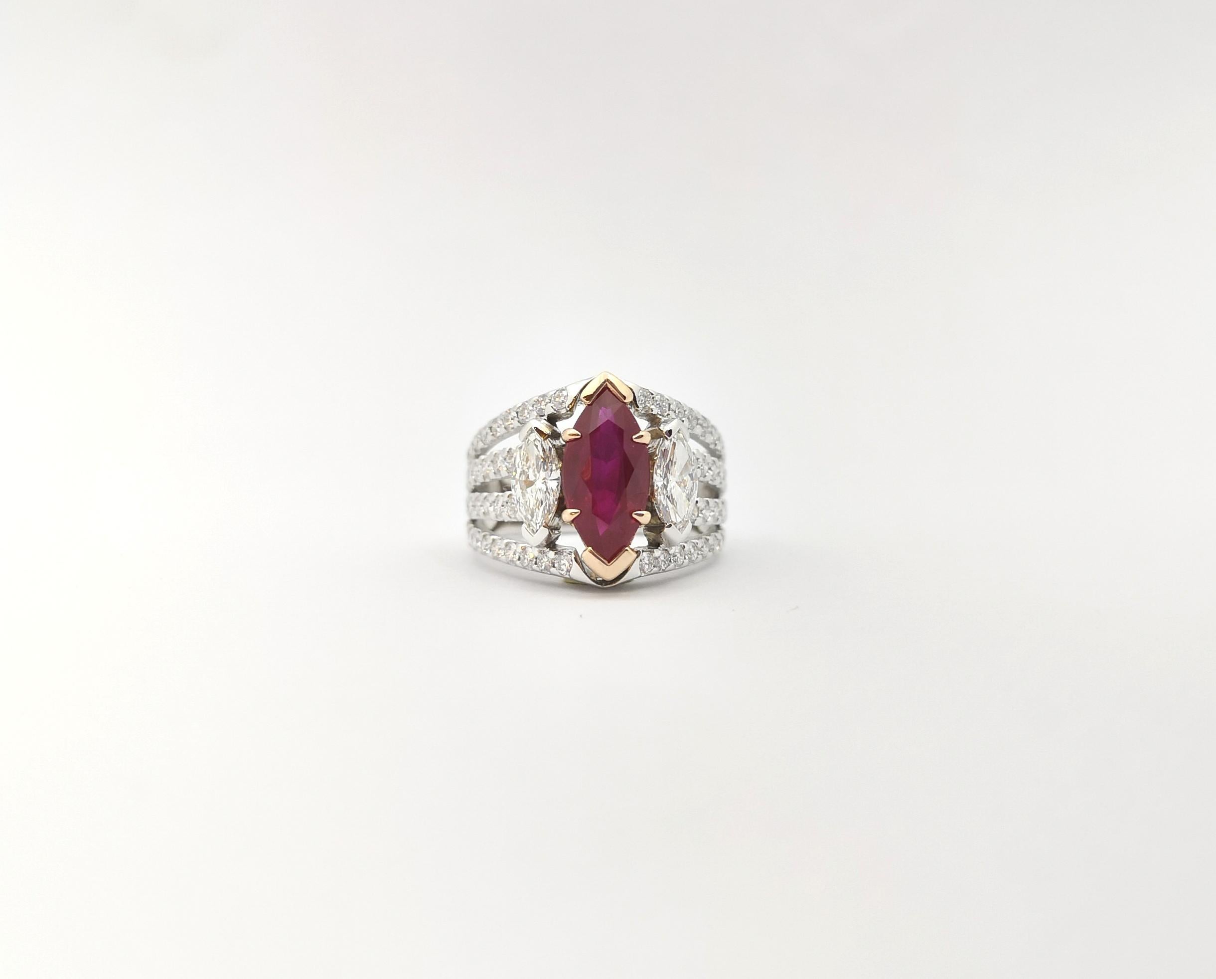 Ring mit Rubin und Diamant in 18 Karat Weißgold gefasst in Fassungen im Angebot 2