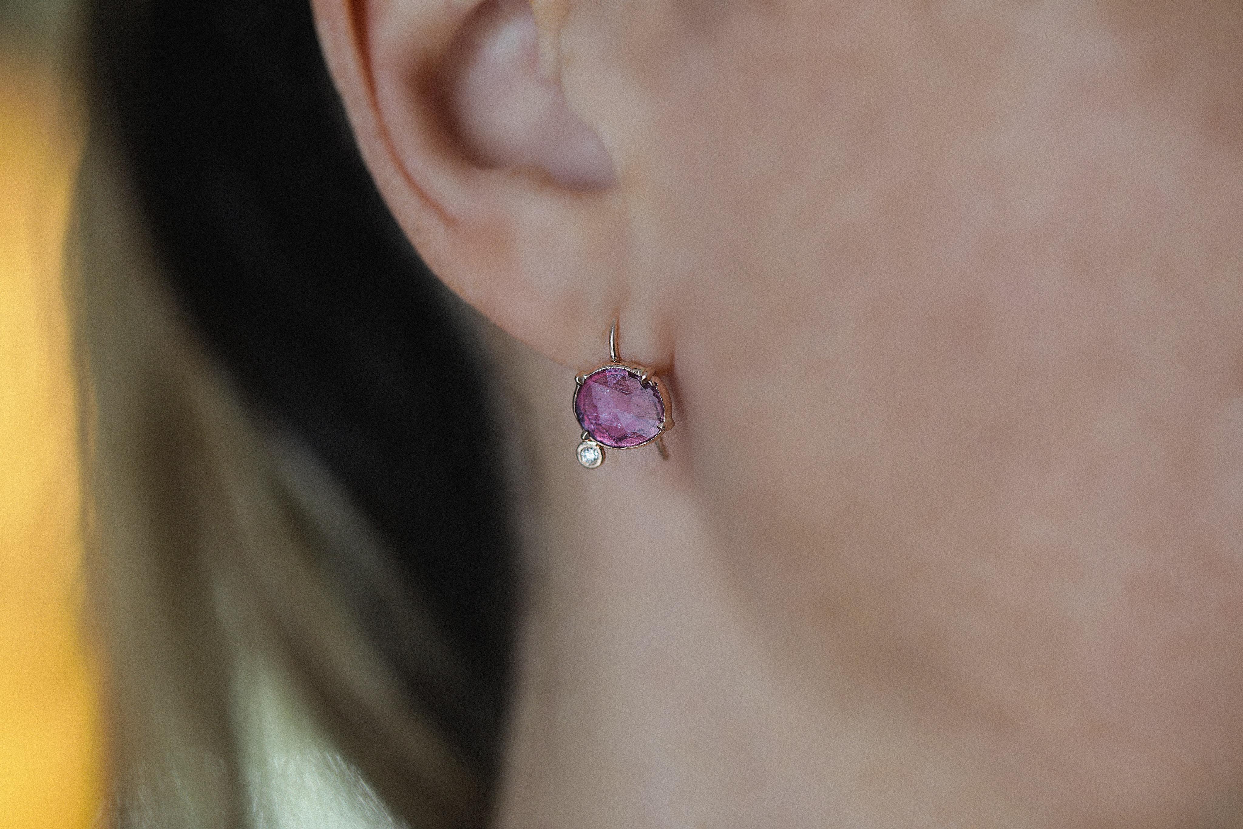Boucles d'oreilles crochet en or rose avec rubis et diamants Pour femmes en vente