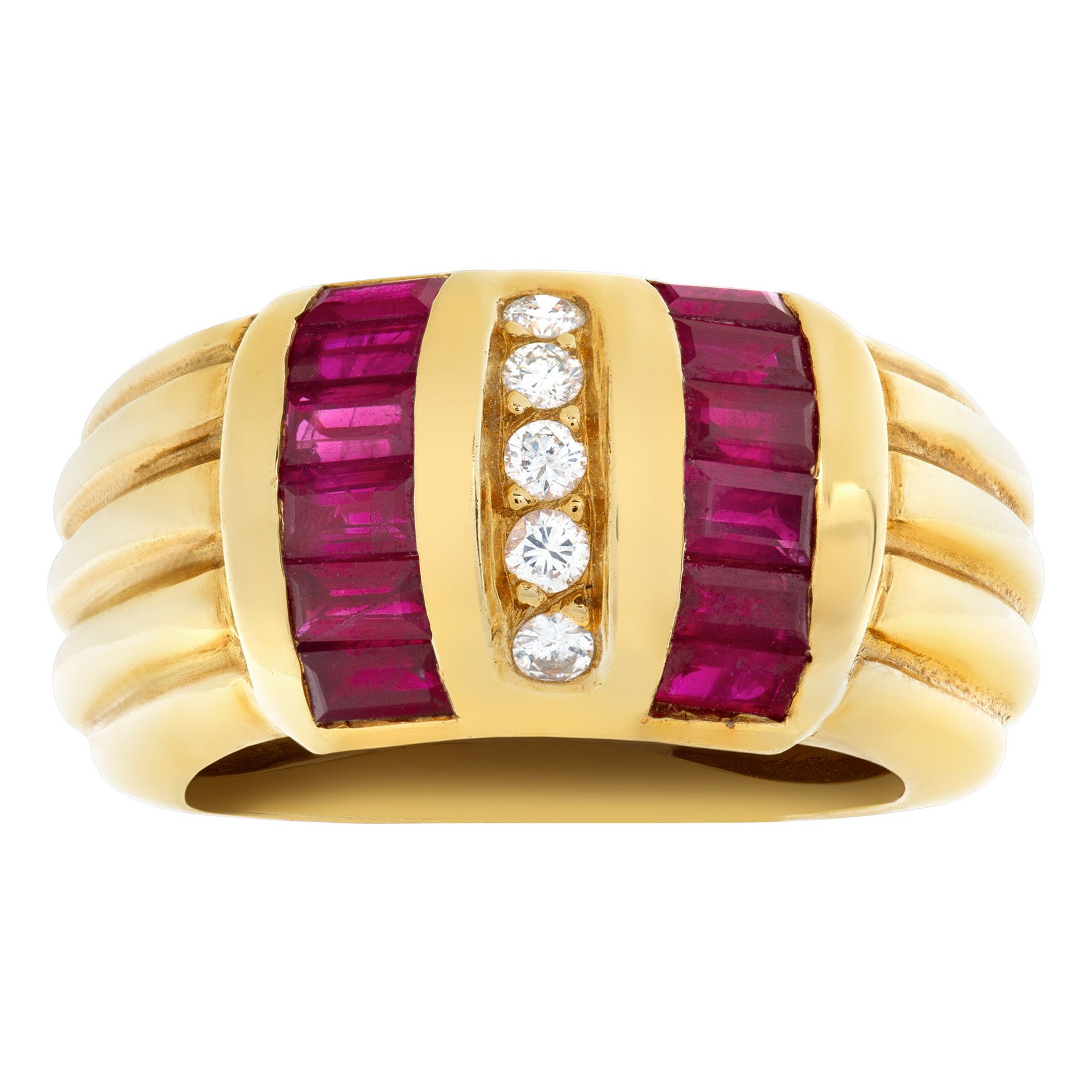 Bague en or jaune 18 carats sertie de rubis et de diamants