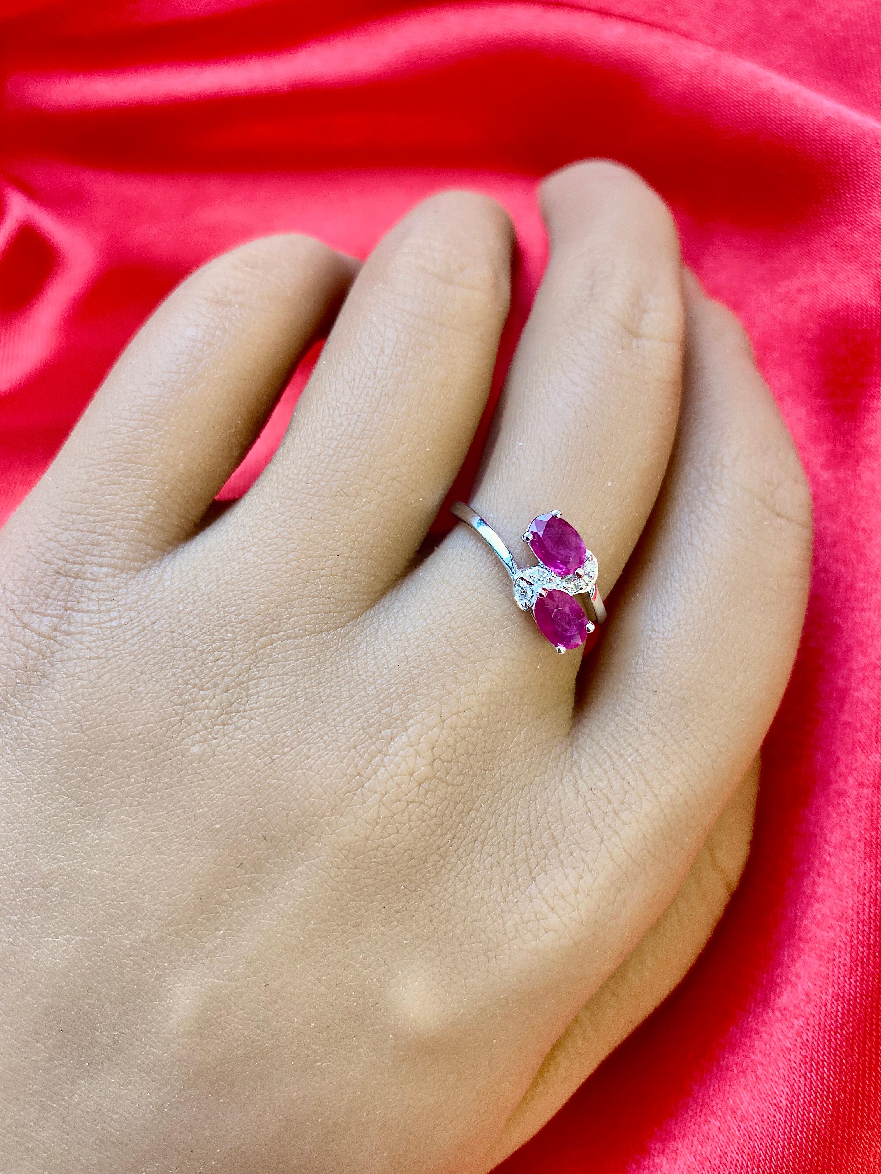 Ruby and Diamond Solitaire Ring with Natural Gemstone, 2 Stone Ring in 14k Gold In New Condition For Sale In New York, NY