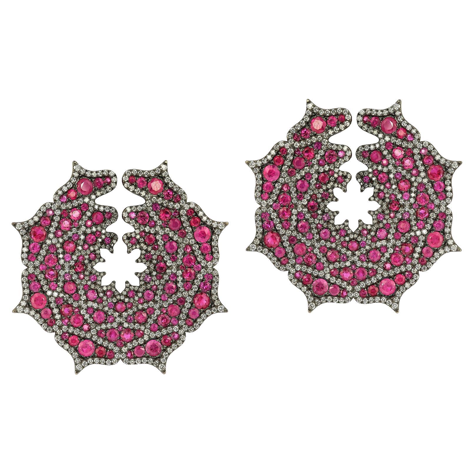 Boucles d'oreilles spirales en toile d'araignée avec rubis et diamants en vente