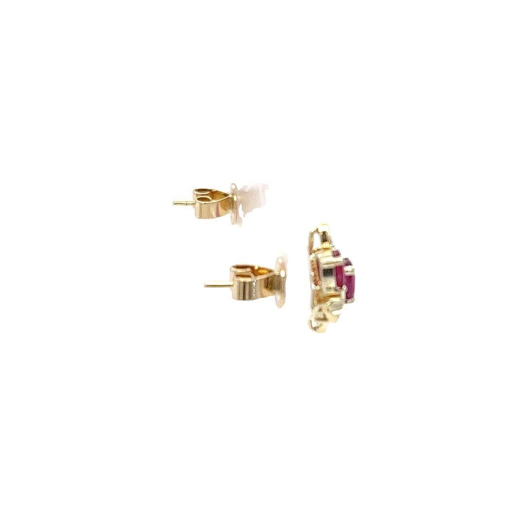 Taglio rotondo Orecchini con rubino e diamante in oro giallo in vendita