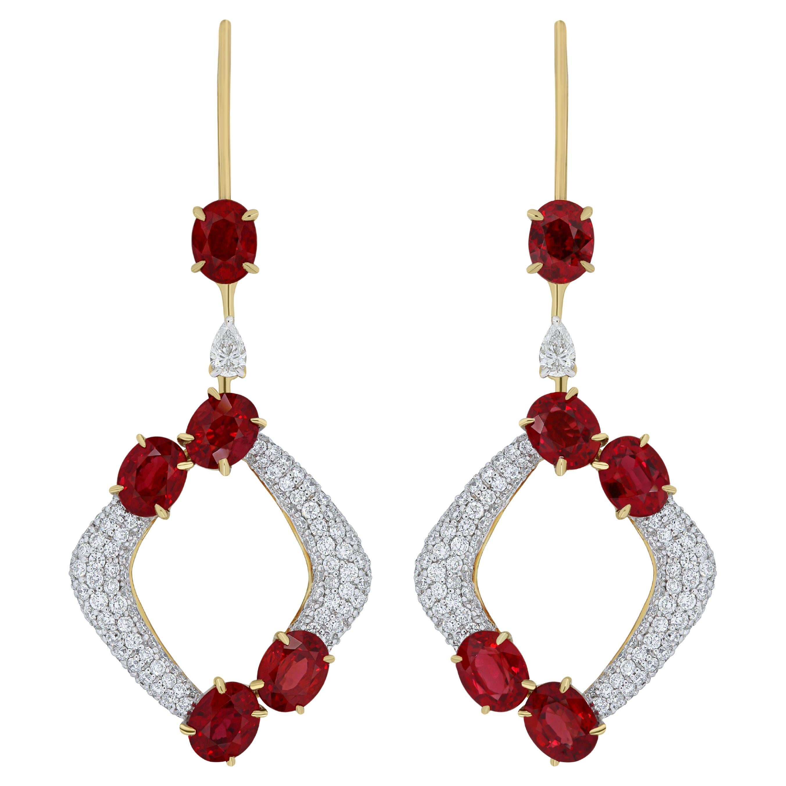 Boucles d'oreilles cloutées en or blanc 18 carats avec rubis et diamants