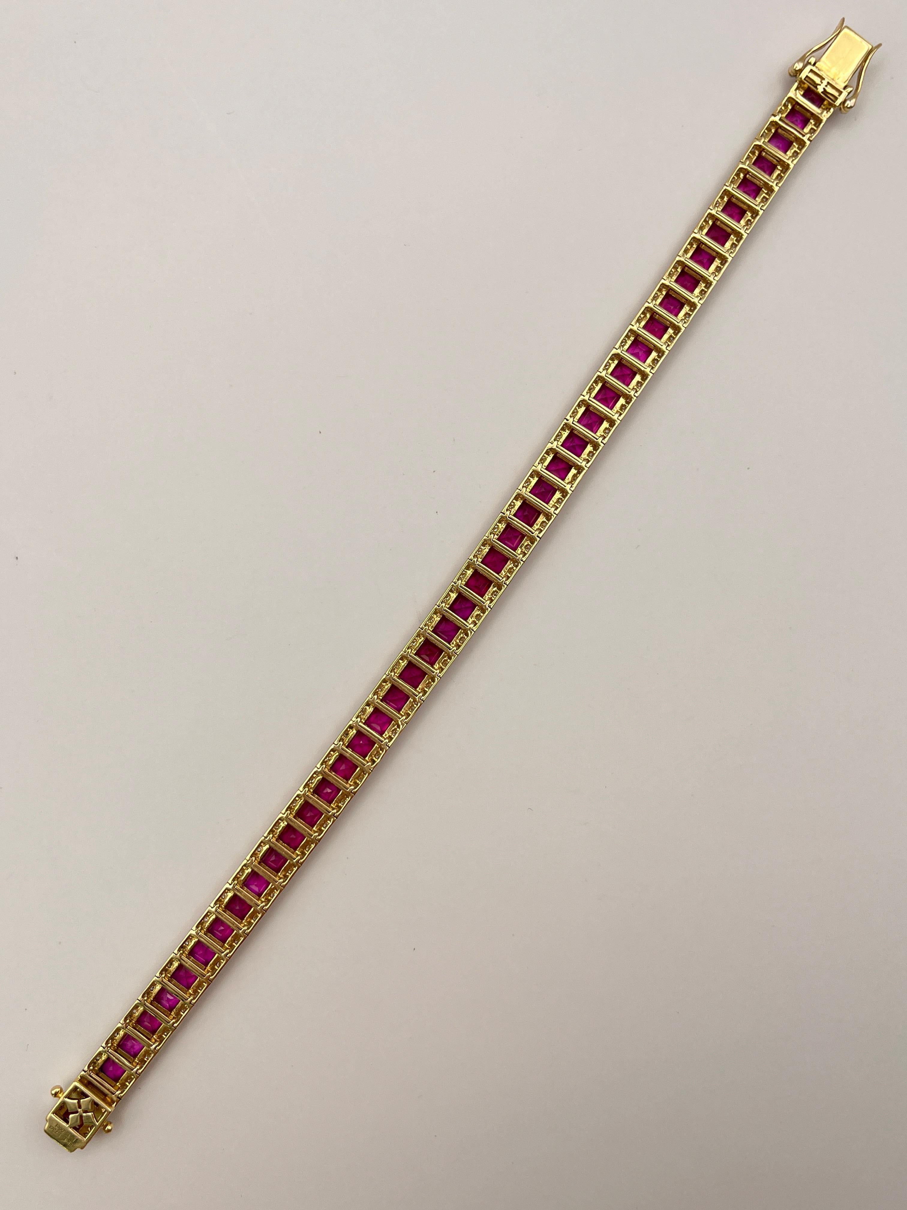 Ruby and Diamond Tennis Bracelet Statement 18K Yellow Gold Corte Asscher en venta