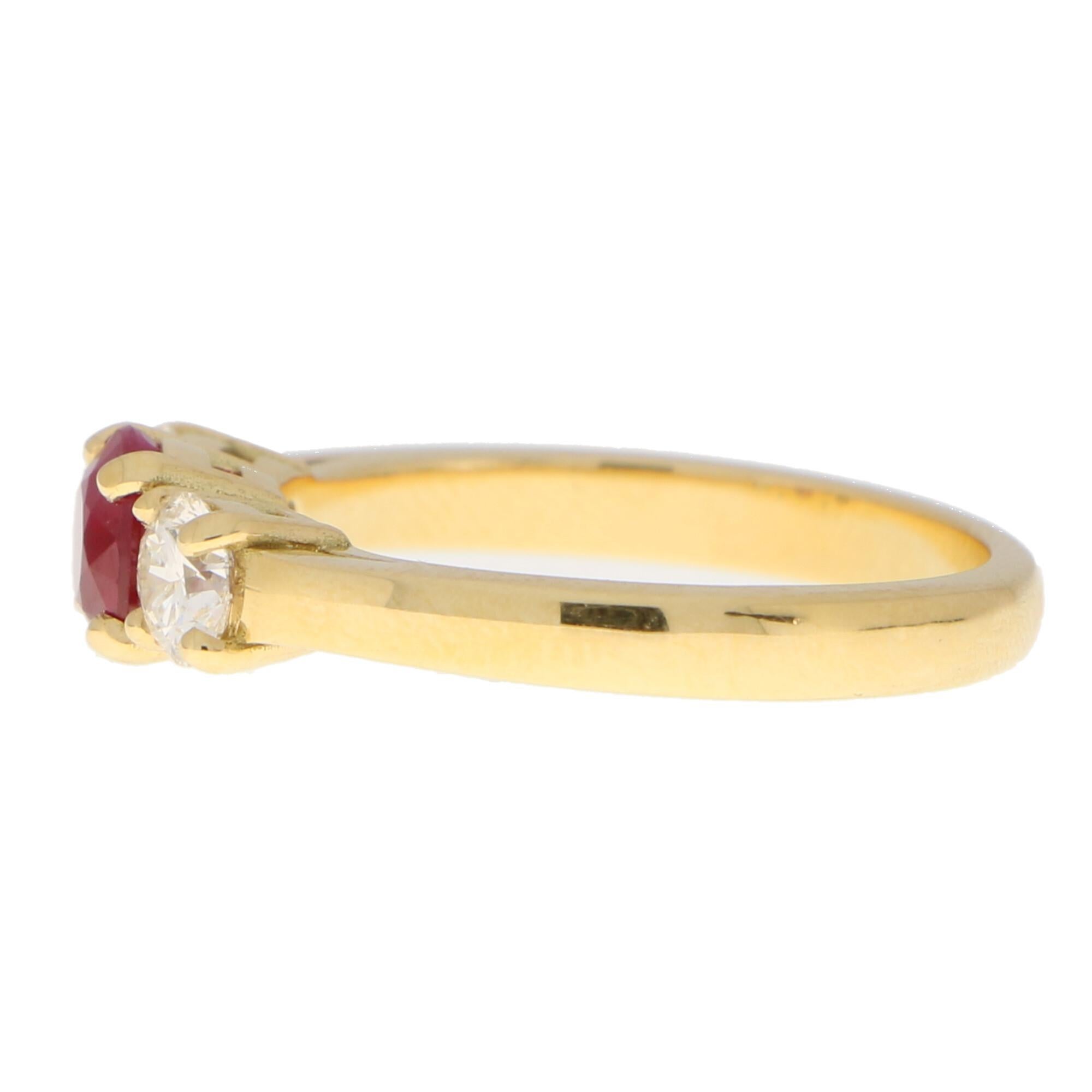 Ruby and Diamond Three Stone Engagement Ring Set in 18k Yellow Gold In Good Condition In London, GB