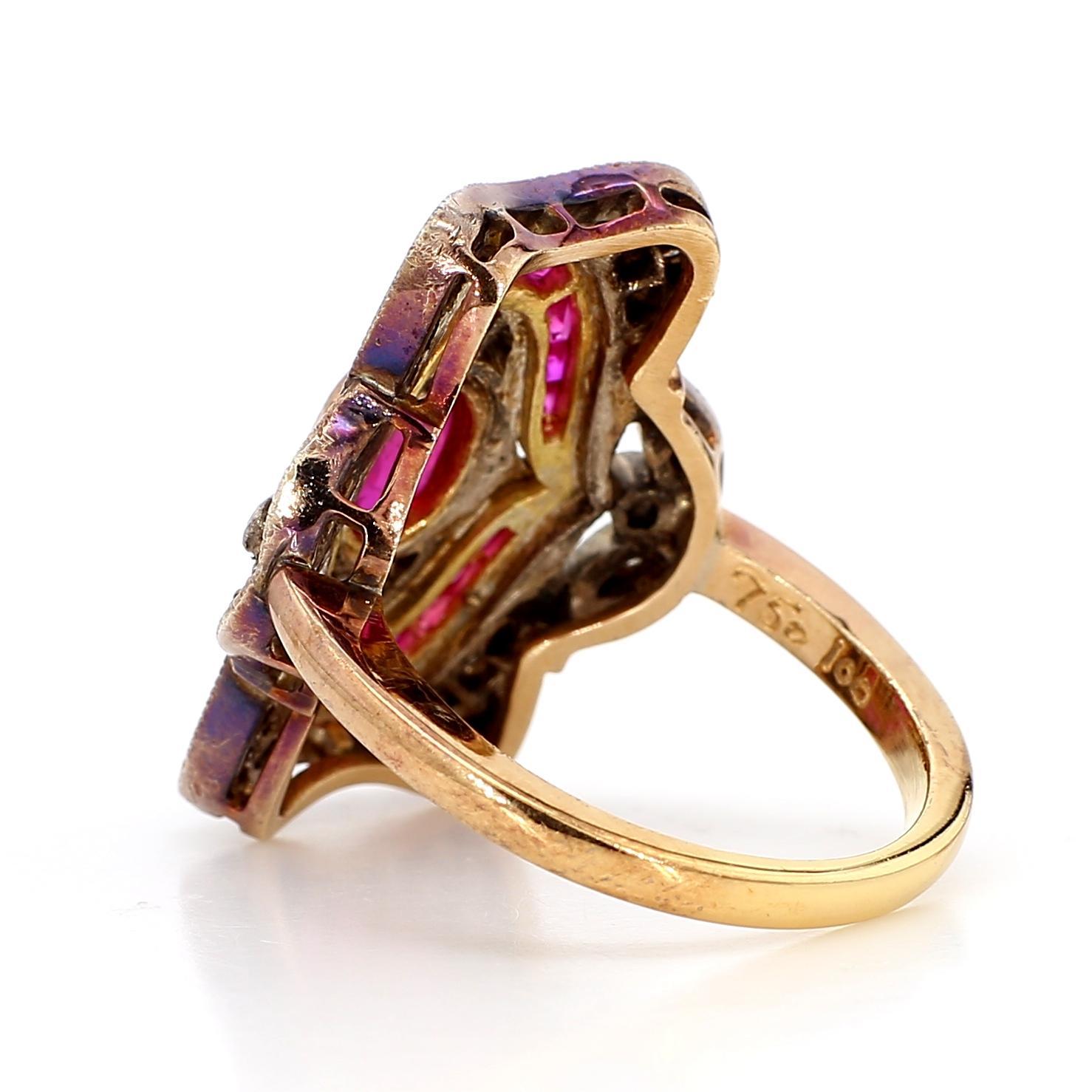 Taille ovale Bague victorienne en or 18K avec rubis et diamants en vente